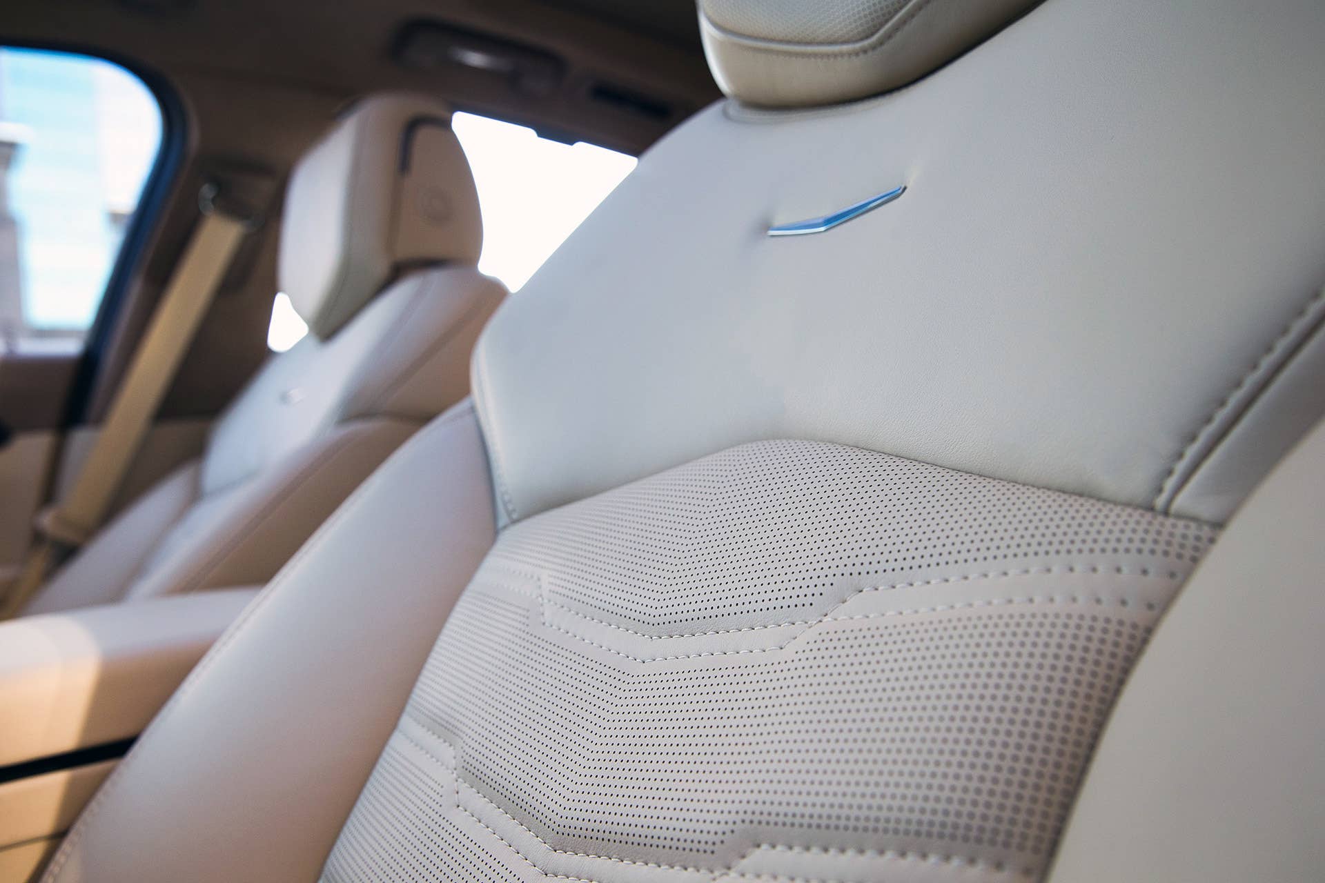 2016 Cadillac CT6 seat details
