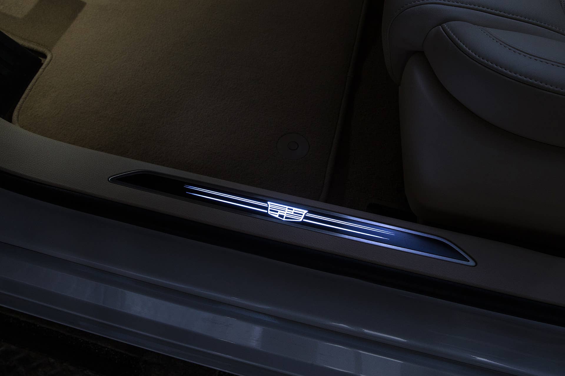 2016 Cadillac CT6 sill plate