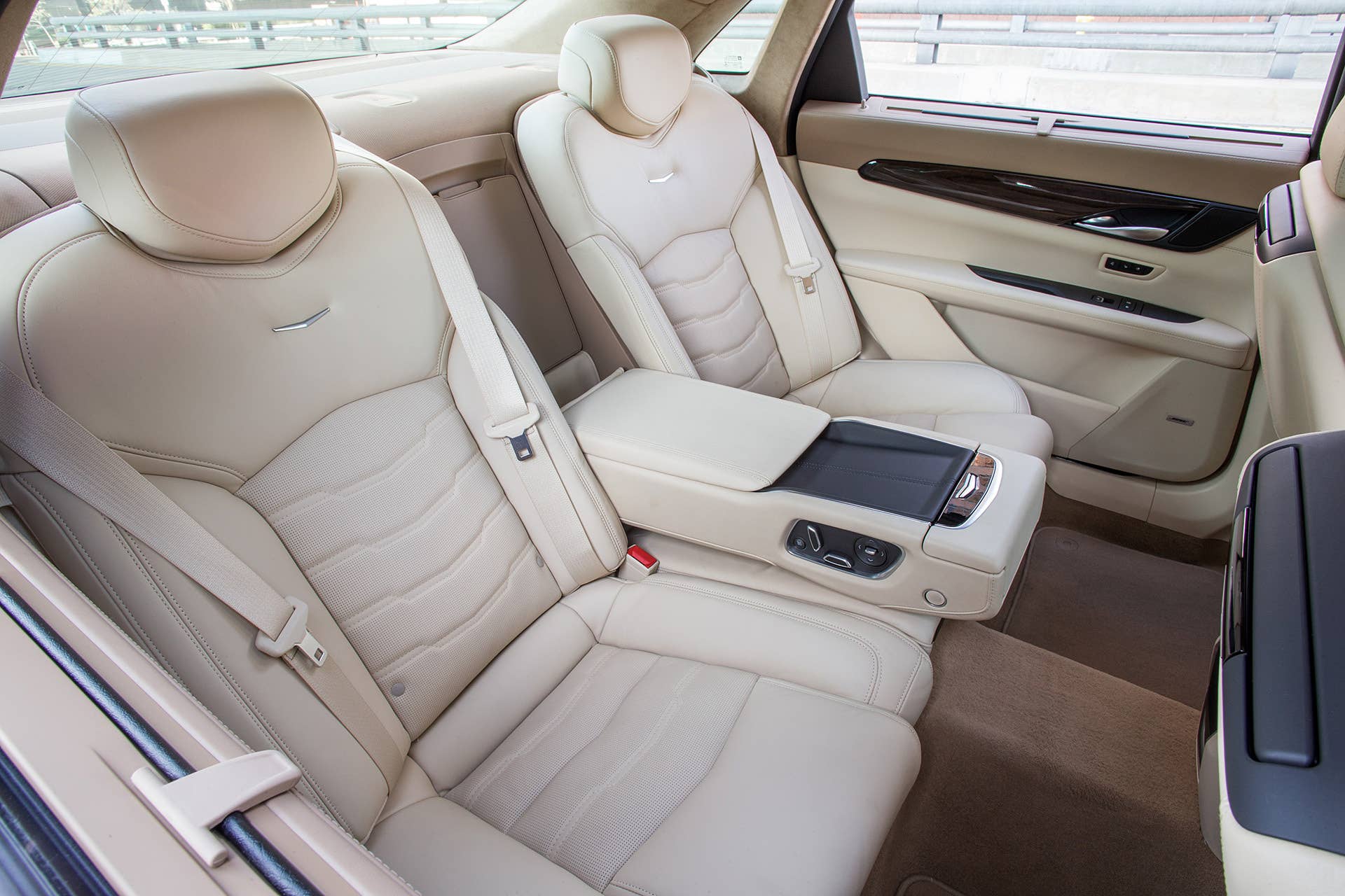 2016 Cadillac CT6 rear seats