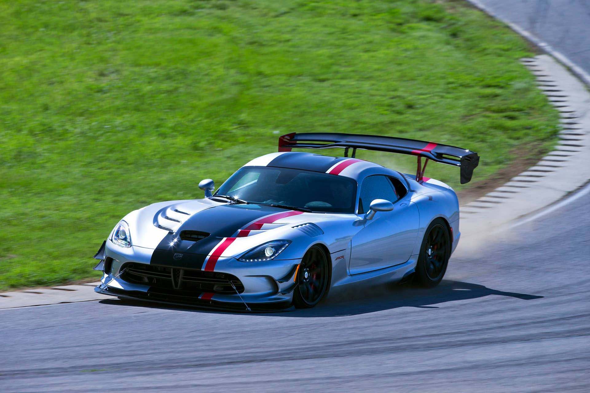 dodge viper acr action 2016