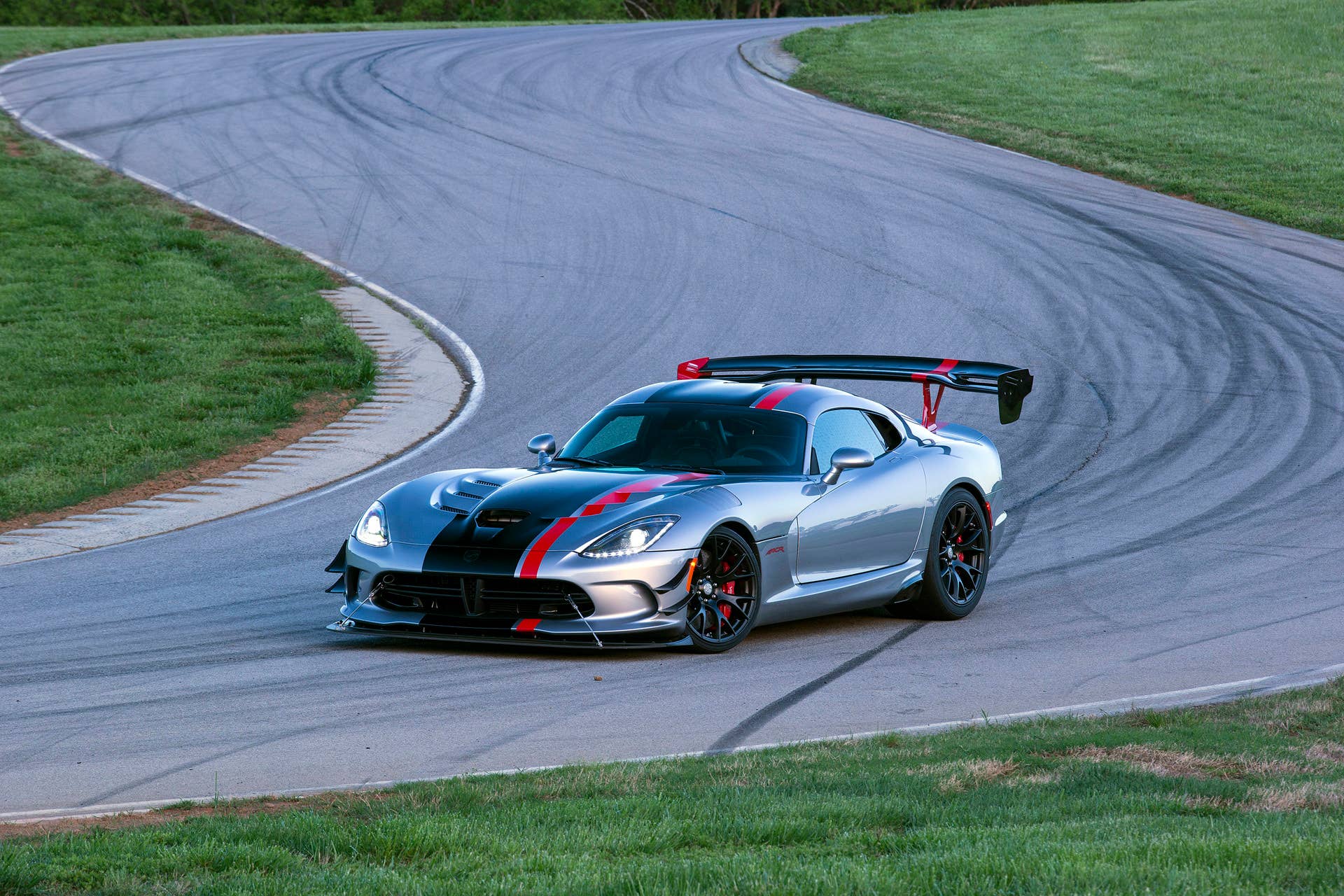 acr viper dodge 2016 corner