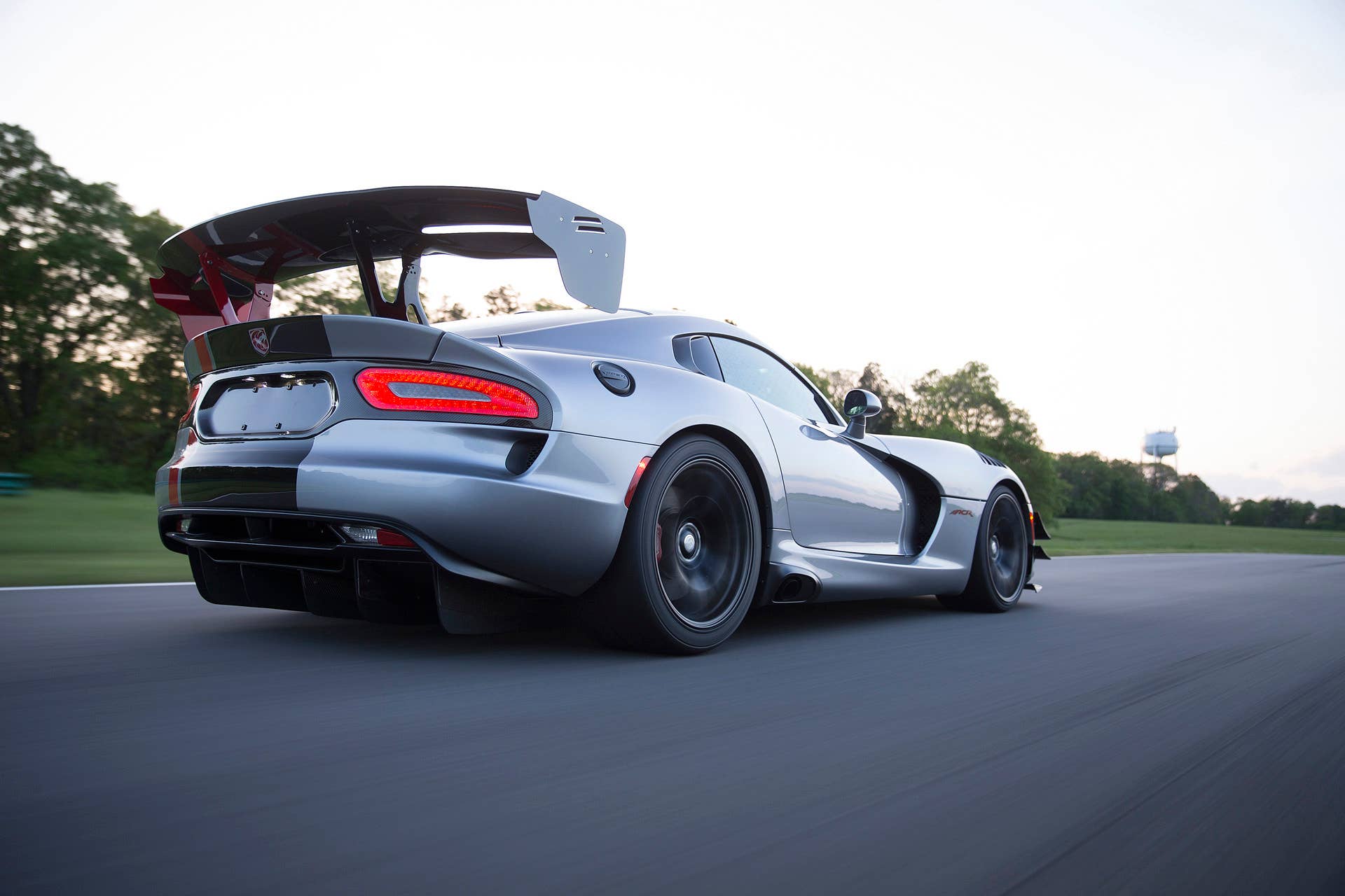 track viper tail dodge acr 2016