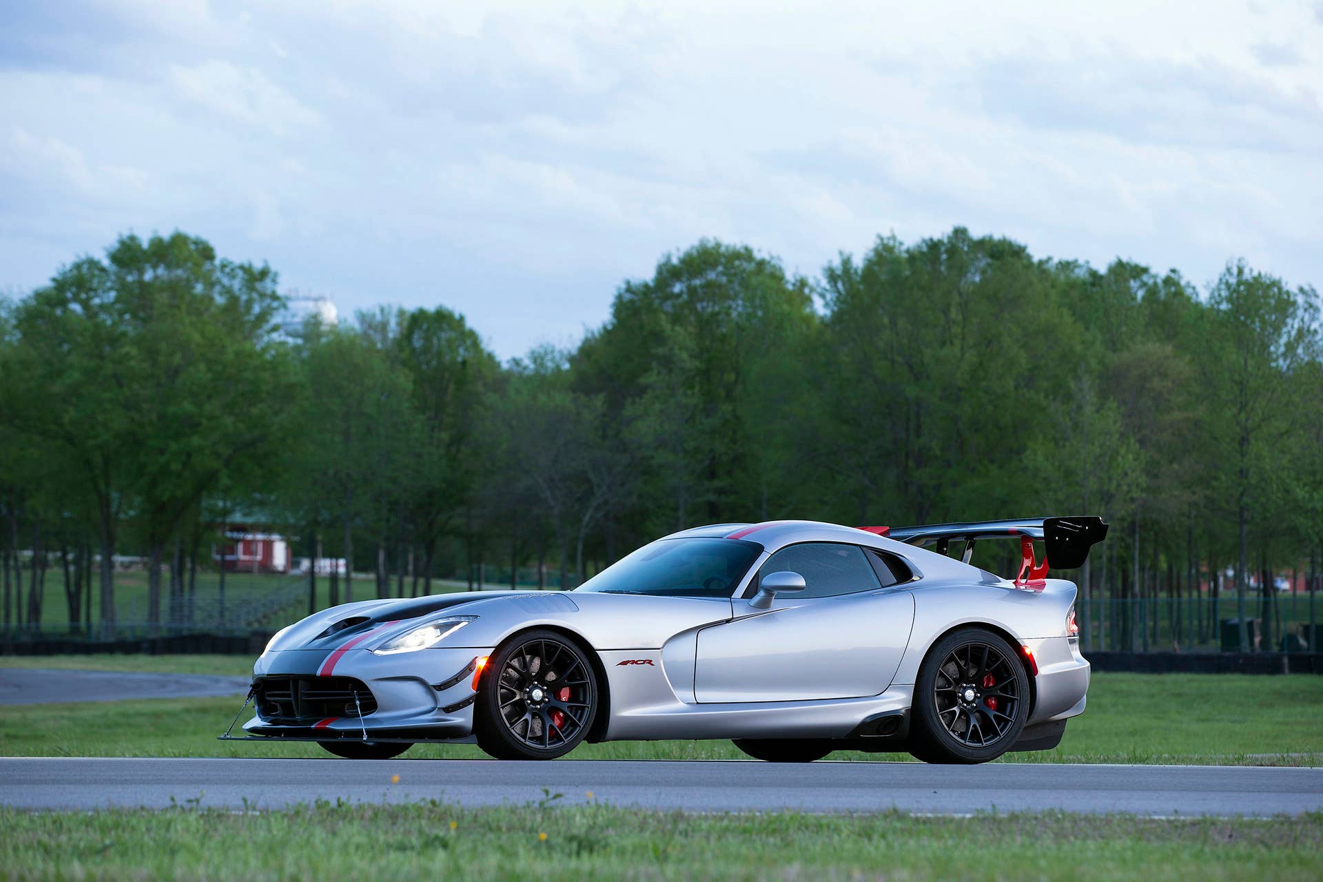 still dodge 2016 acr viper