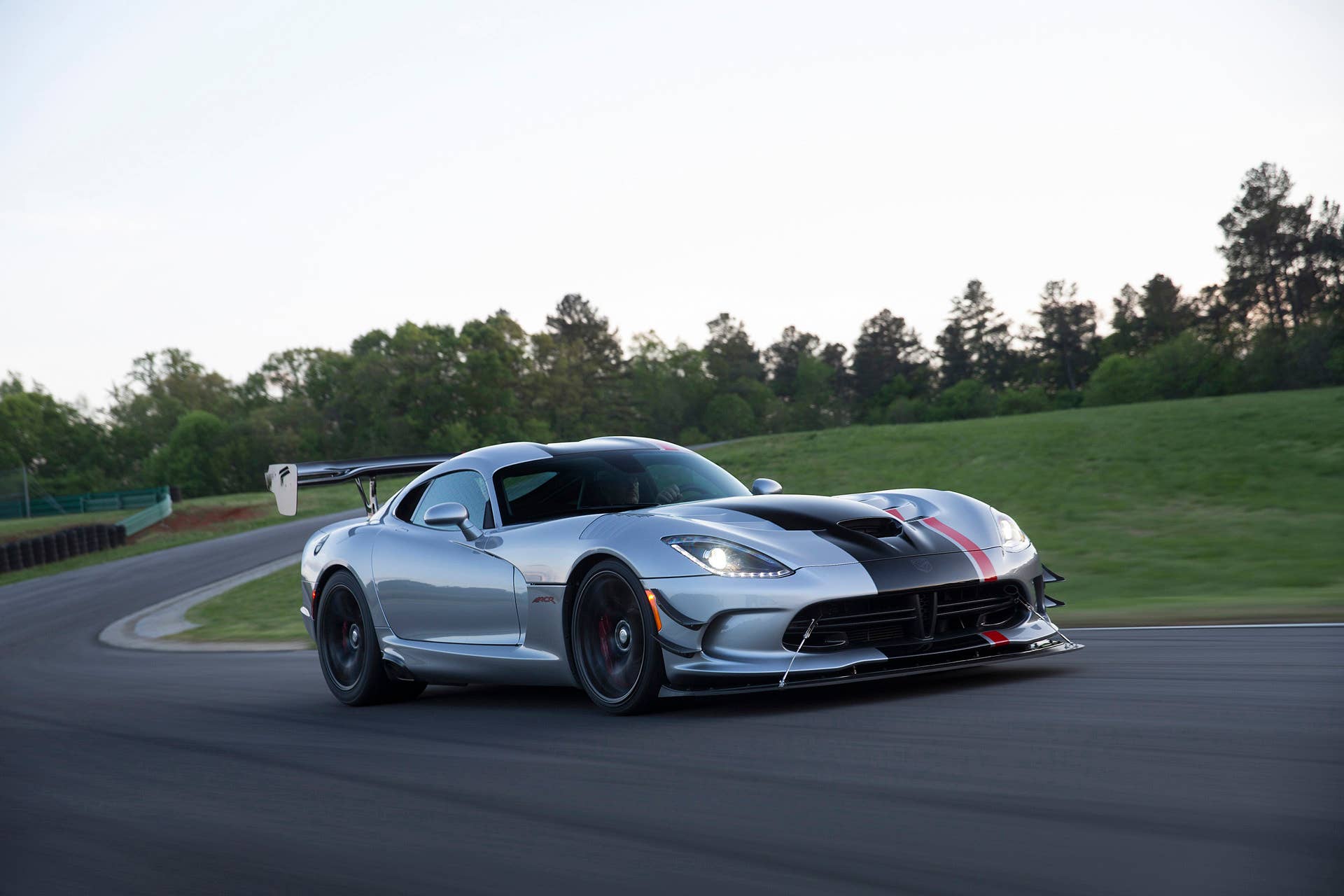 turn dodge viper action track