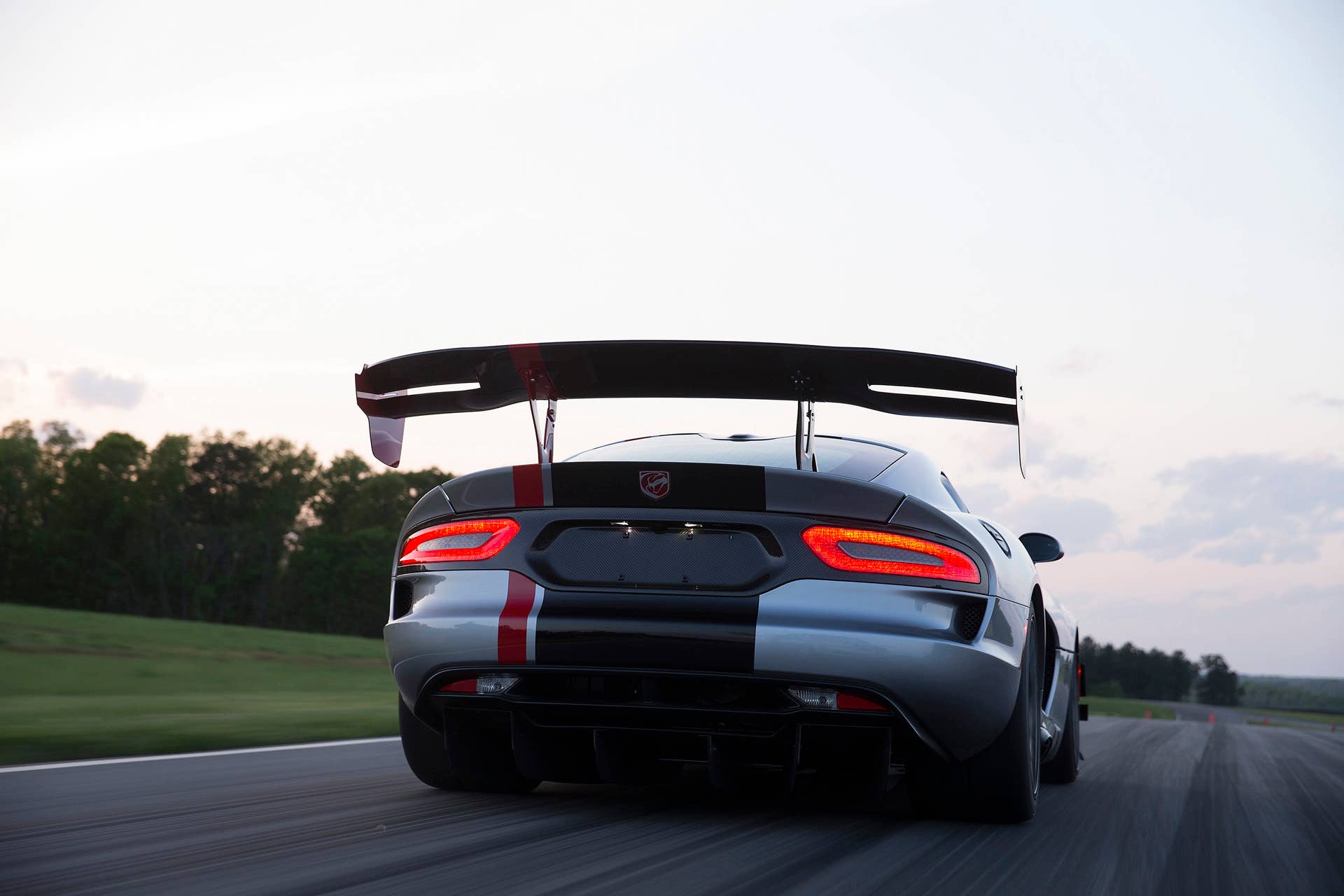 wing viper dodge acr 2016