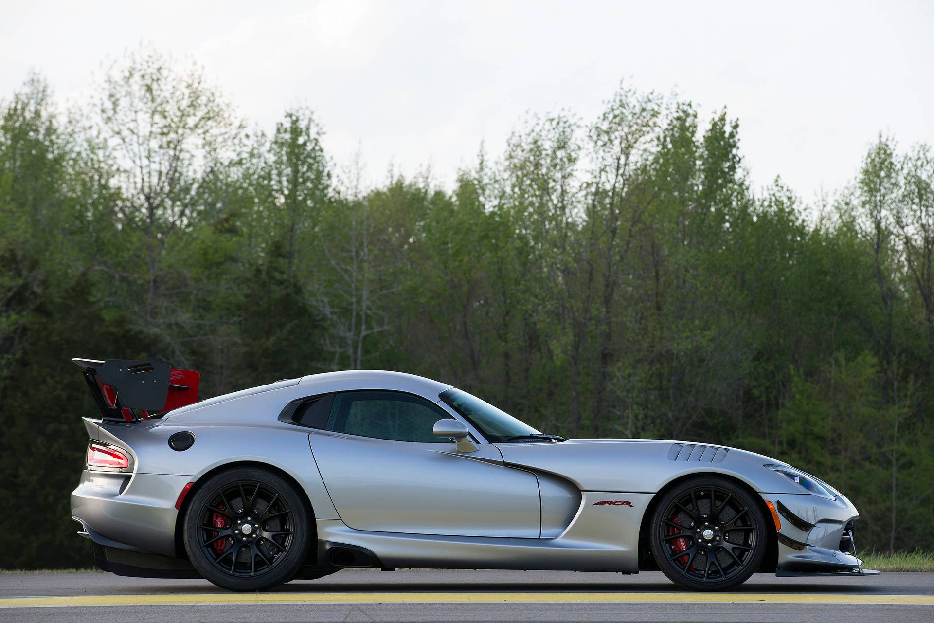 profile dodge viper acr 2016 still