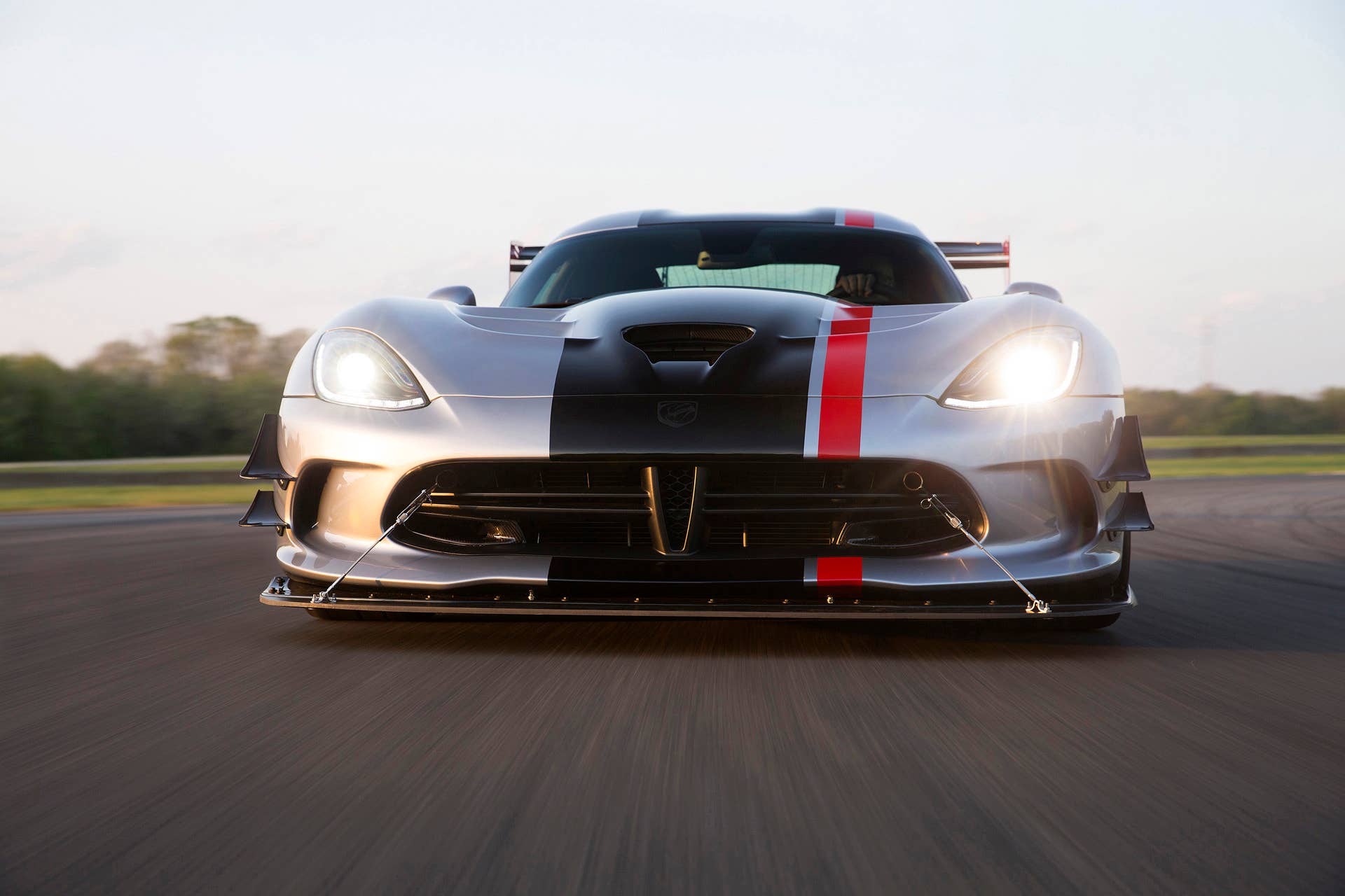 dodge viper acr track action 2016