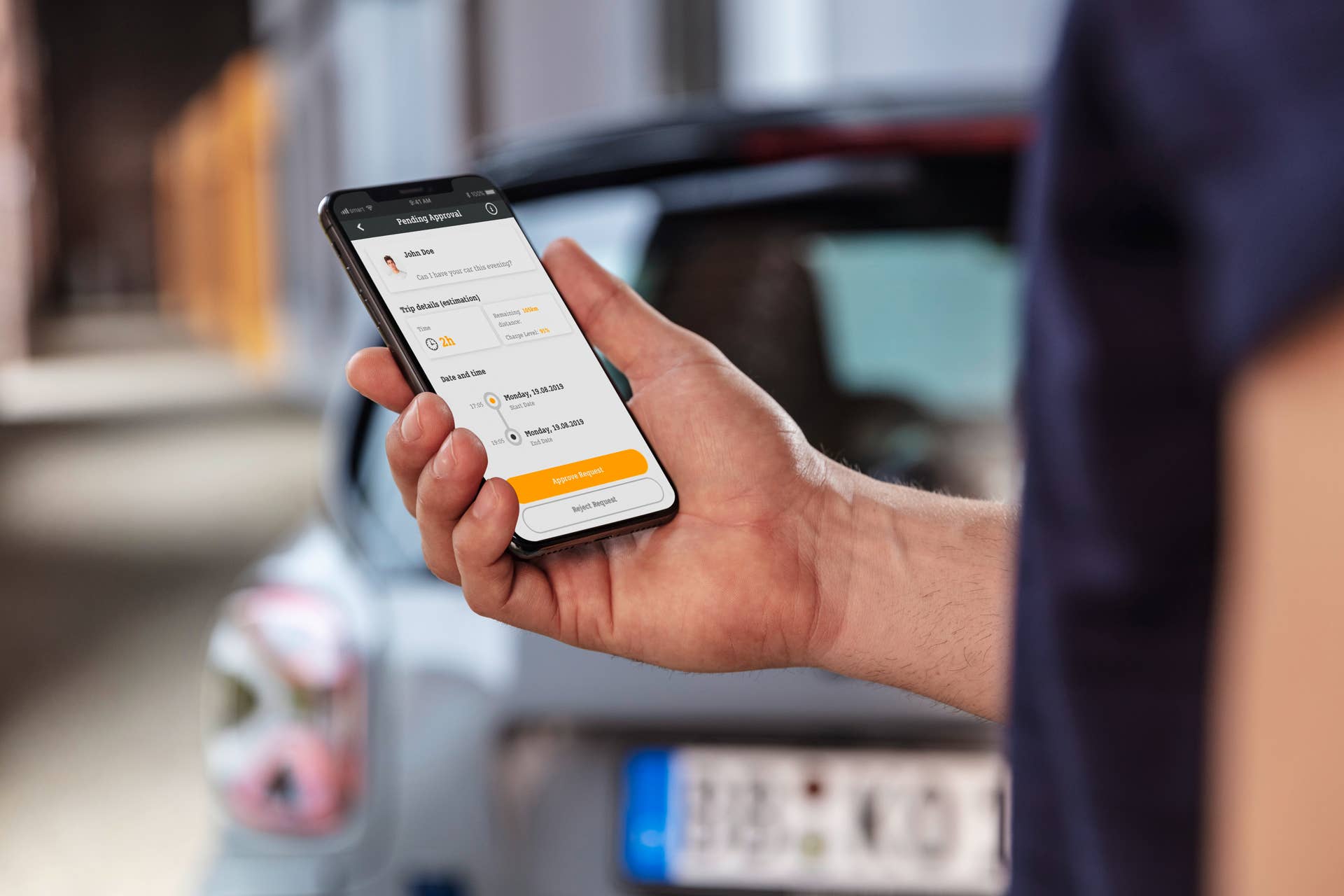 „ready to share“: Teilen leicht gemacht / smart „ready to share“ macht privates Carsharing einfach, sicher und unkompliziert. Drei Faktoren machen smart „ready to share” dabei einzigartig: die Sicherheit einer vom Hersteller zur Verfügung gestellten Lösung, die vollständige Kontrolle des Fahrzeugbesitzers als alleiniger Administrator und Entscheider sowie die einfache und kostengünstige Handhabung. smart „ready to share“ makes private car sharing simple, safe and straightforward. Three factors make smart "ready to share" unique: the safety and security of a solution provided by the manufacturer, complete control by the vehicle owner as the sole administrator and decision-maker, and simple and inexpensive handling.