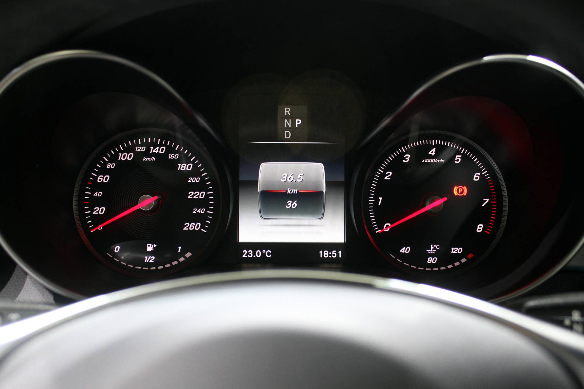 2016 Mercedes-Benz GLC 250d instrument cluster.