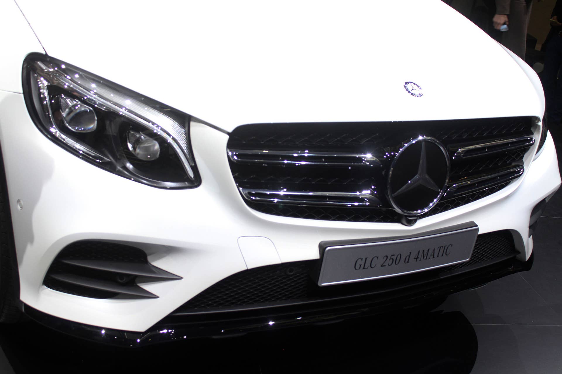 2016 Mercedes-Benz GLC 250d front, up close.
