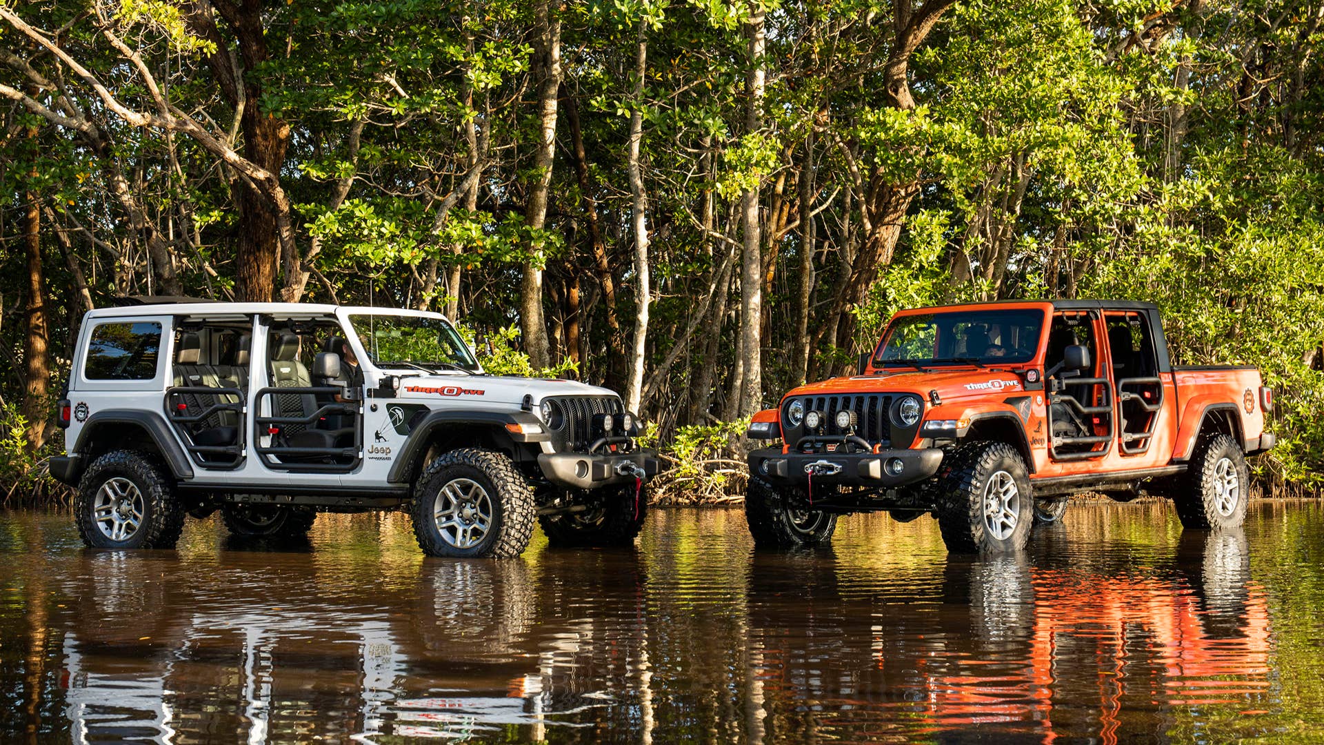New 2020 Jeep® Wrangler and Gladiator “Three O Five” Edition models debut at Miami Auto Show ES:  Jeep presenta los modelos Wrangler y Gladiator edición especial “Three O Five” en el Salón de Miami