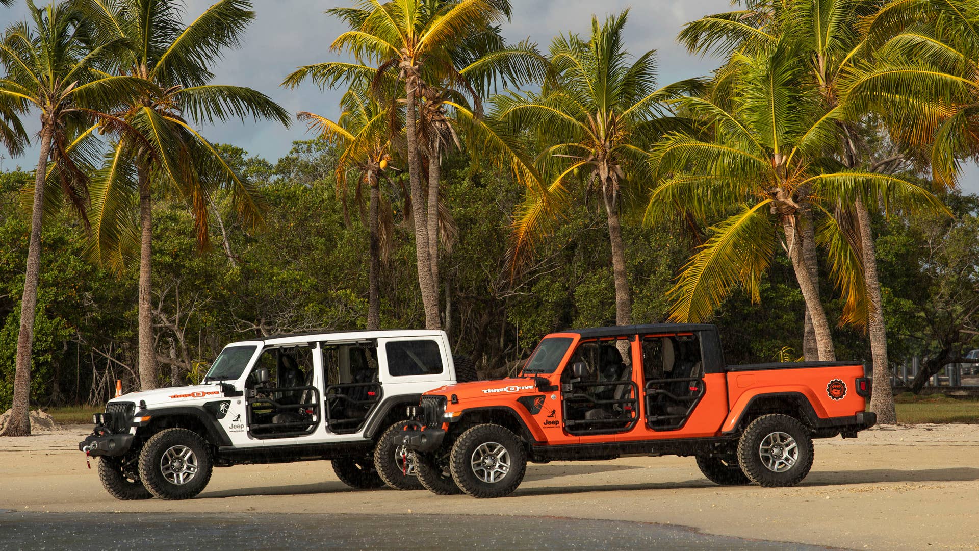 New 2020 Jeep® Wrangler and Gladiator “Three O Five” Edition models debut at Miami Auto Show ES:  Jeep presenta los modelos Wrangler y Gladiator edición especial “Three O Five” en el Salón de Miami