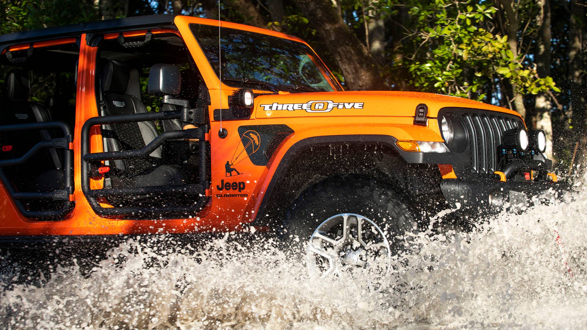 New 2020 Jeep® Wrangler and Gladiator “Three O Five” Edition models debut at Miami Auto Show ES:  Jeep presenta los modelos Wrangler y Gladiator edición especial “Three O Five” en el Salón de Miami