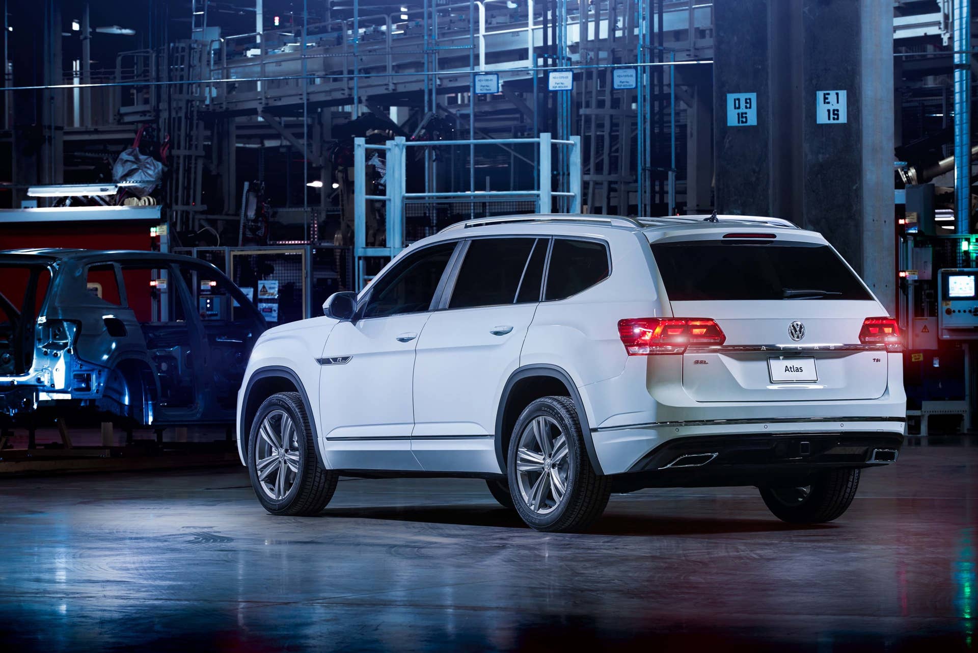 2018 Atlas R-Line rear