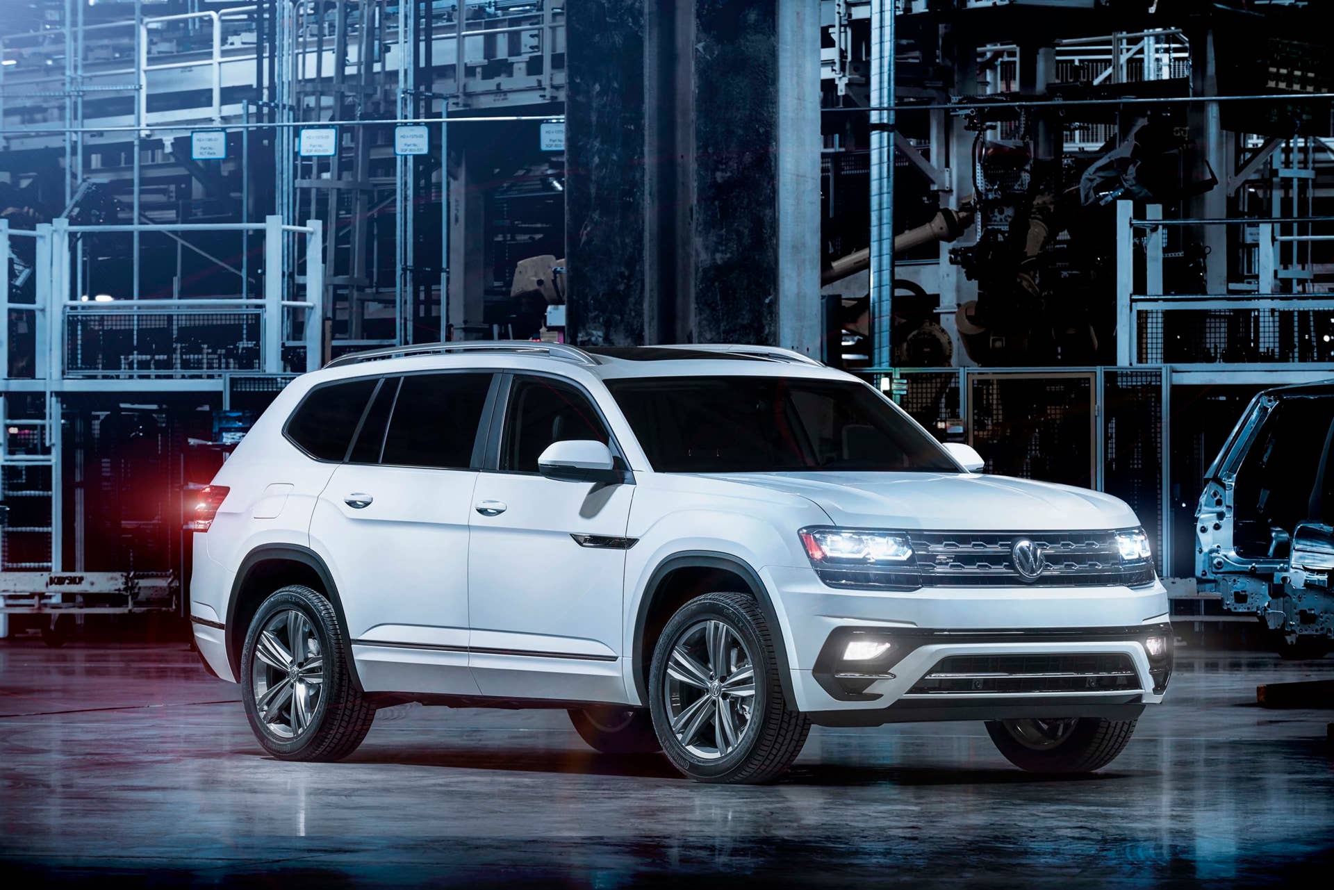 2018 Atlas R-Line front