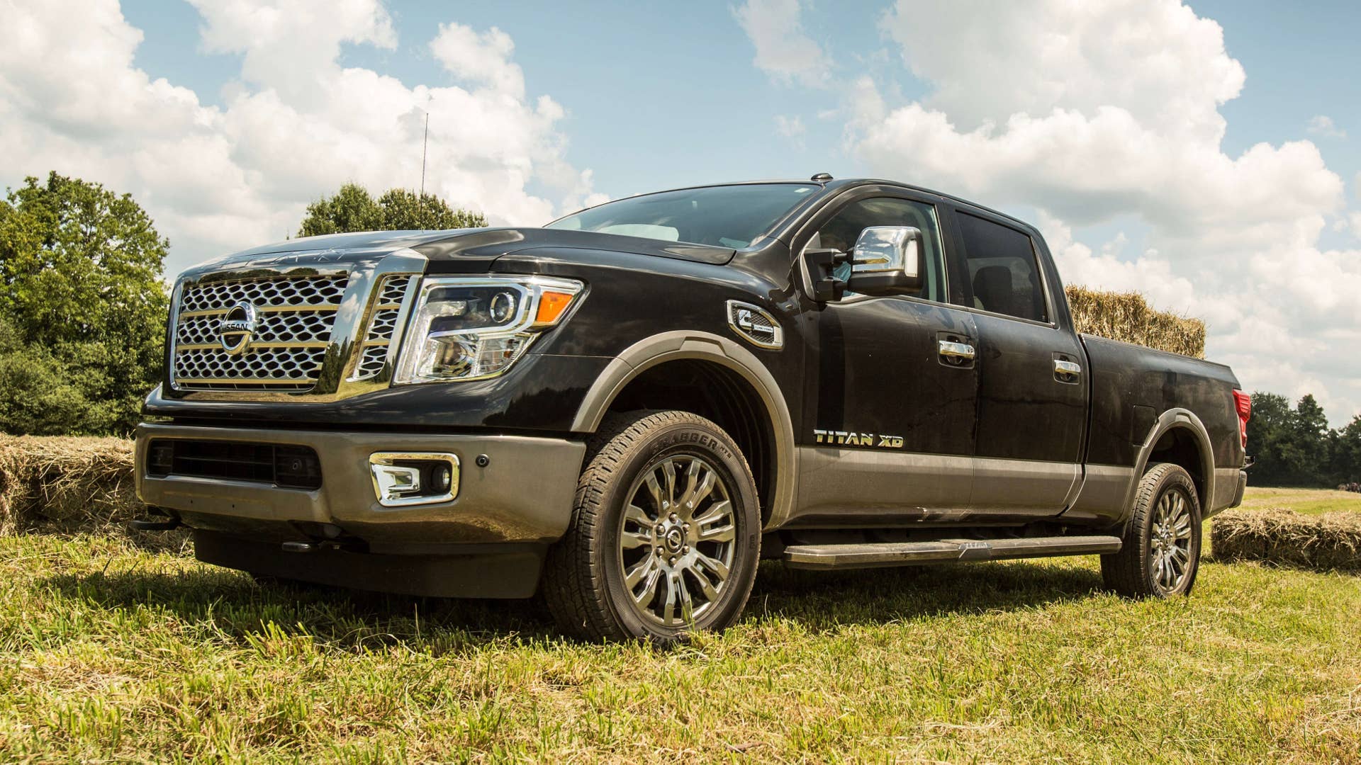 2019 Nissan Titan XD exterior