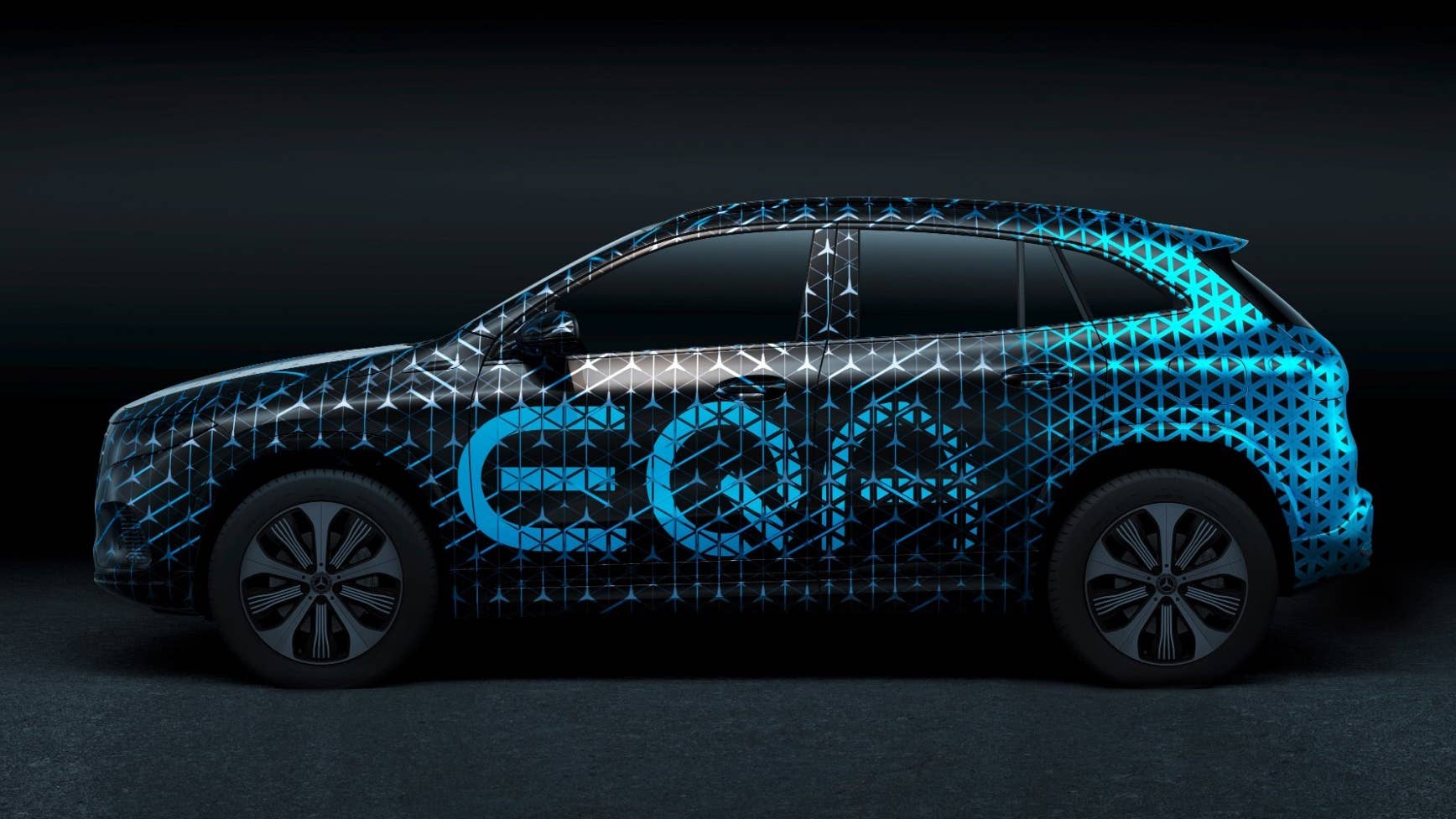 2021 Mercedes-Benz EQA teaser