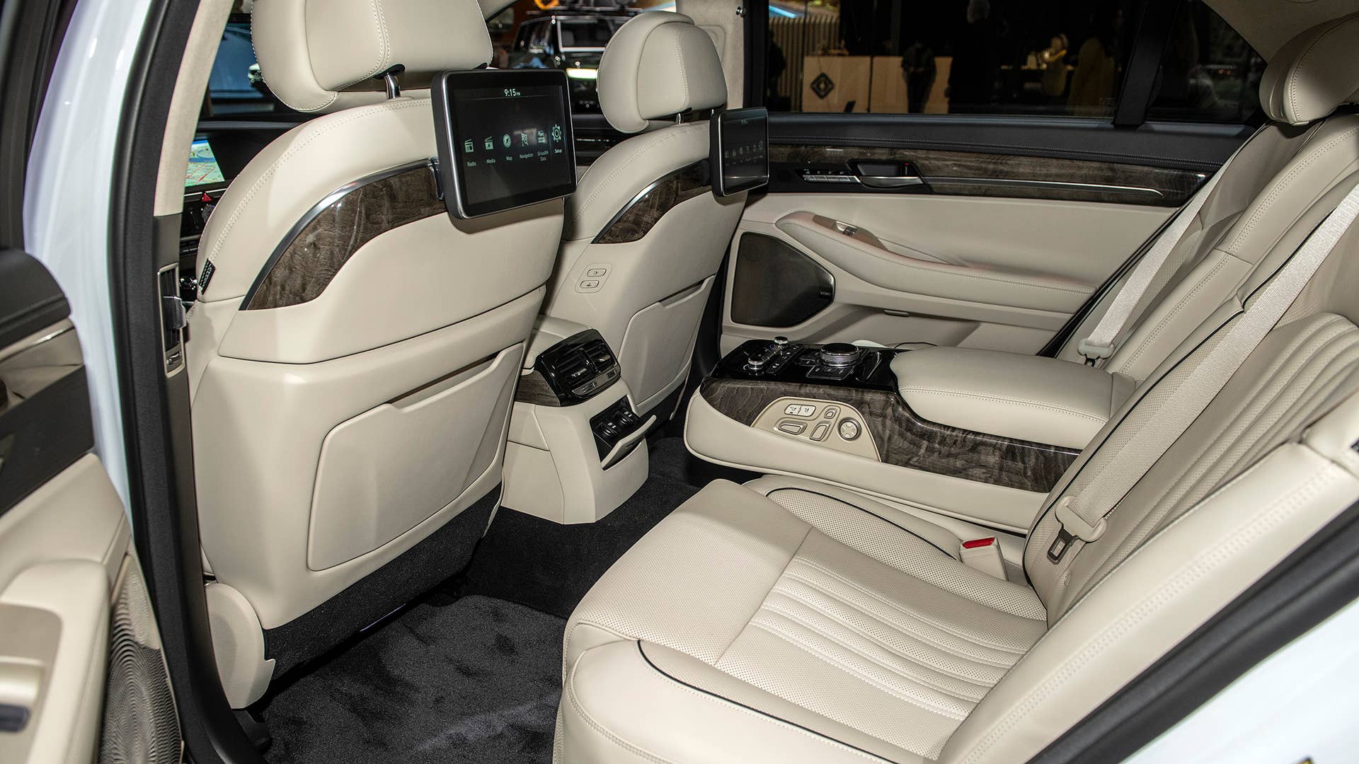 2020 Genesis G90