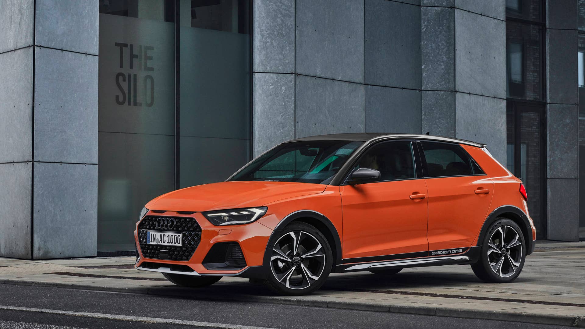 Static photo, Colour: Pulse orange