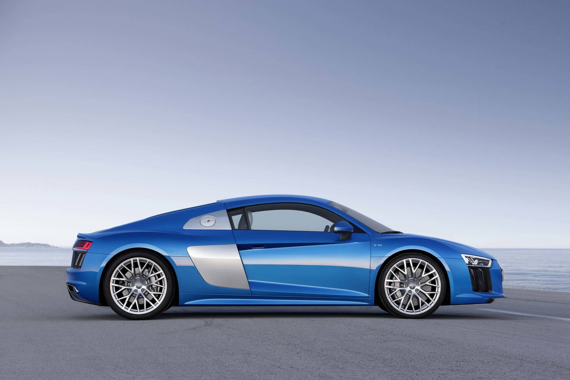 2017 audi r8 blue