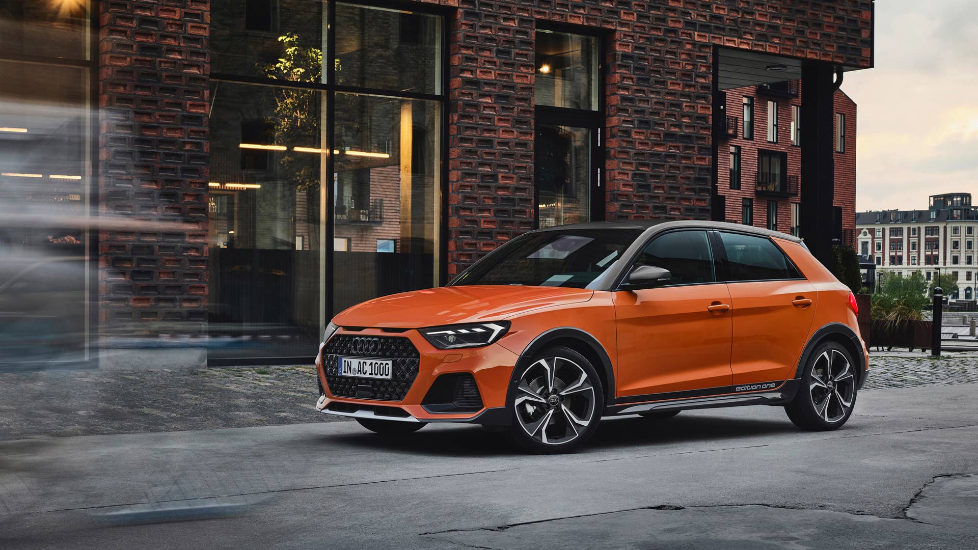 Static Photo, Colour: Pulse orange