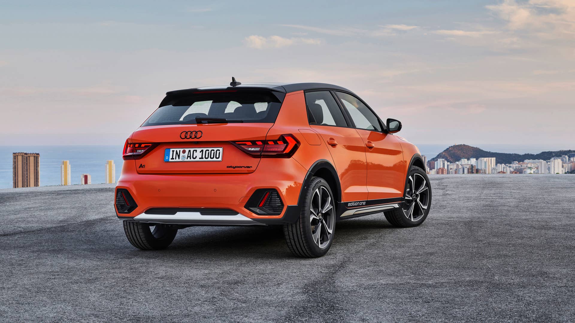 Static photo, Colour: Pulse orange