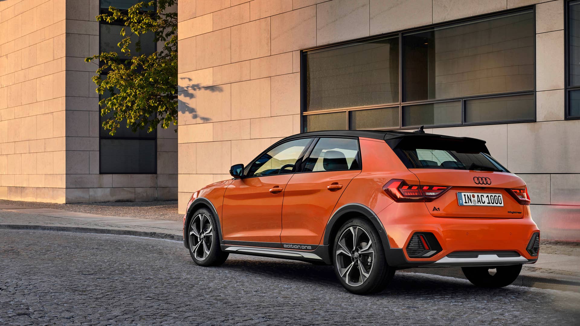 Static photo, Colour: Pulse orange