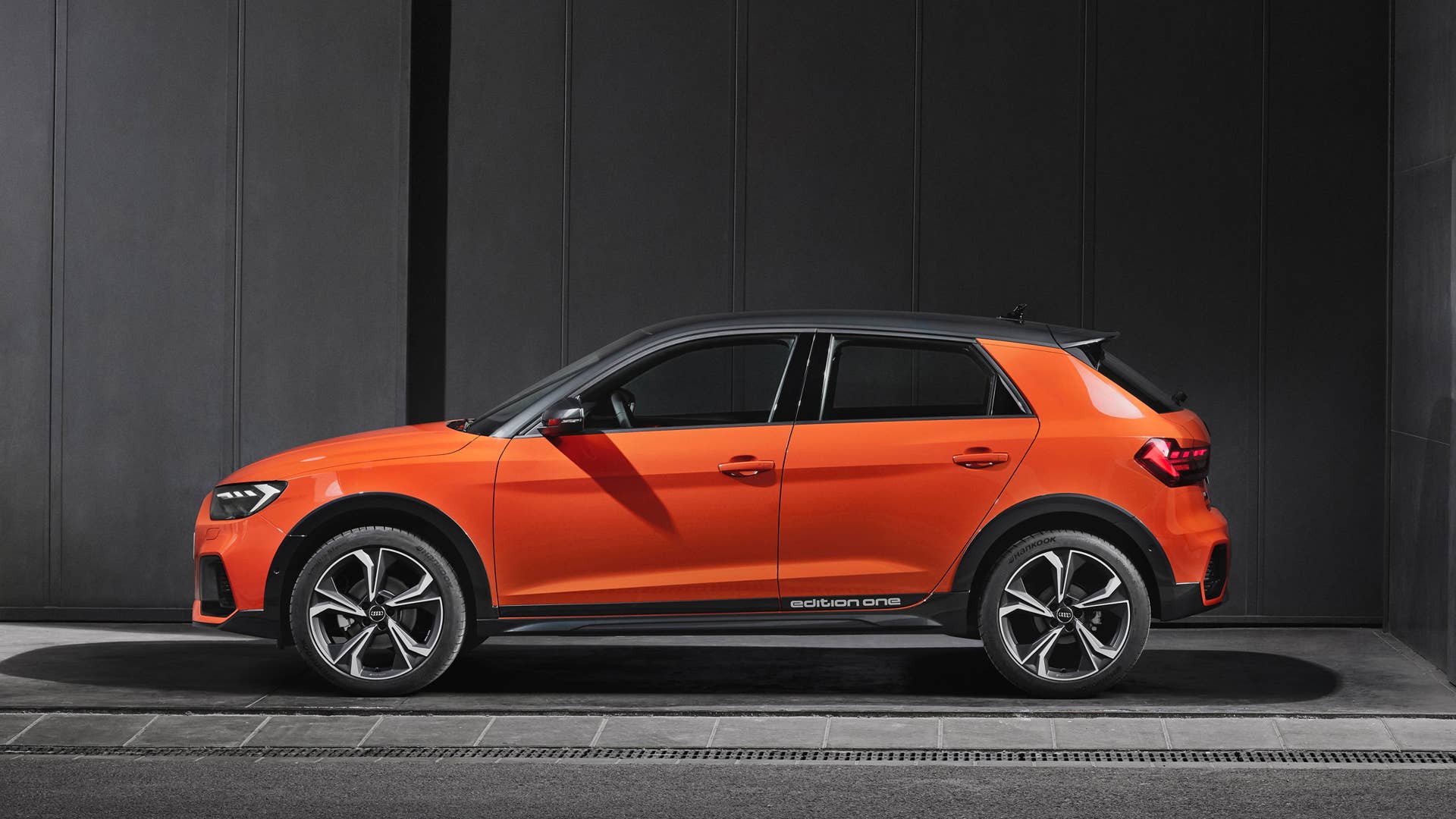 Static photo, Colour: Pulse orange