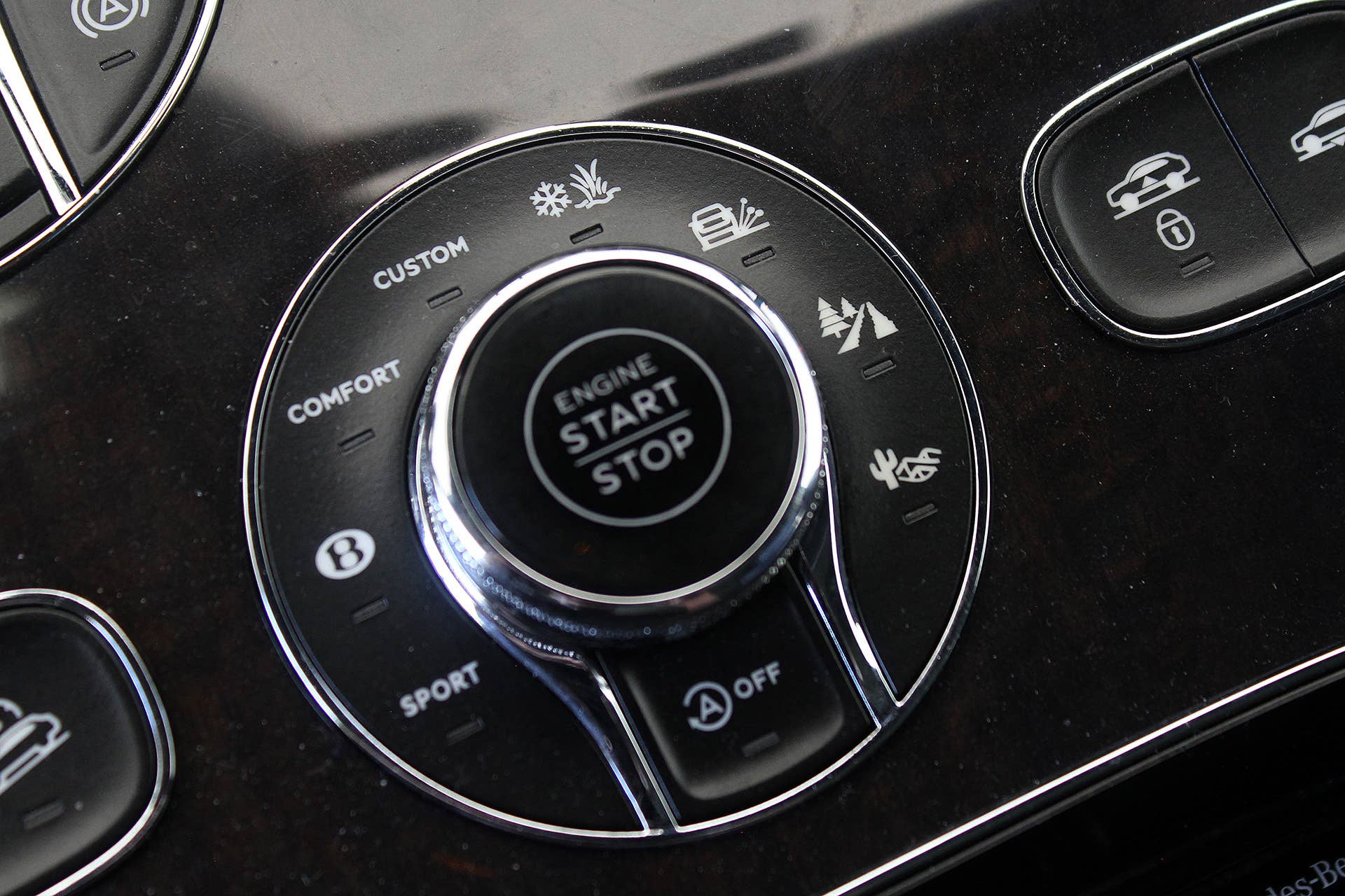 2016 Bentley Bentayga traction settings