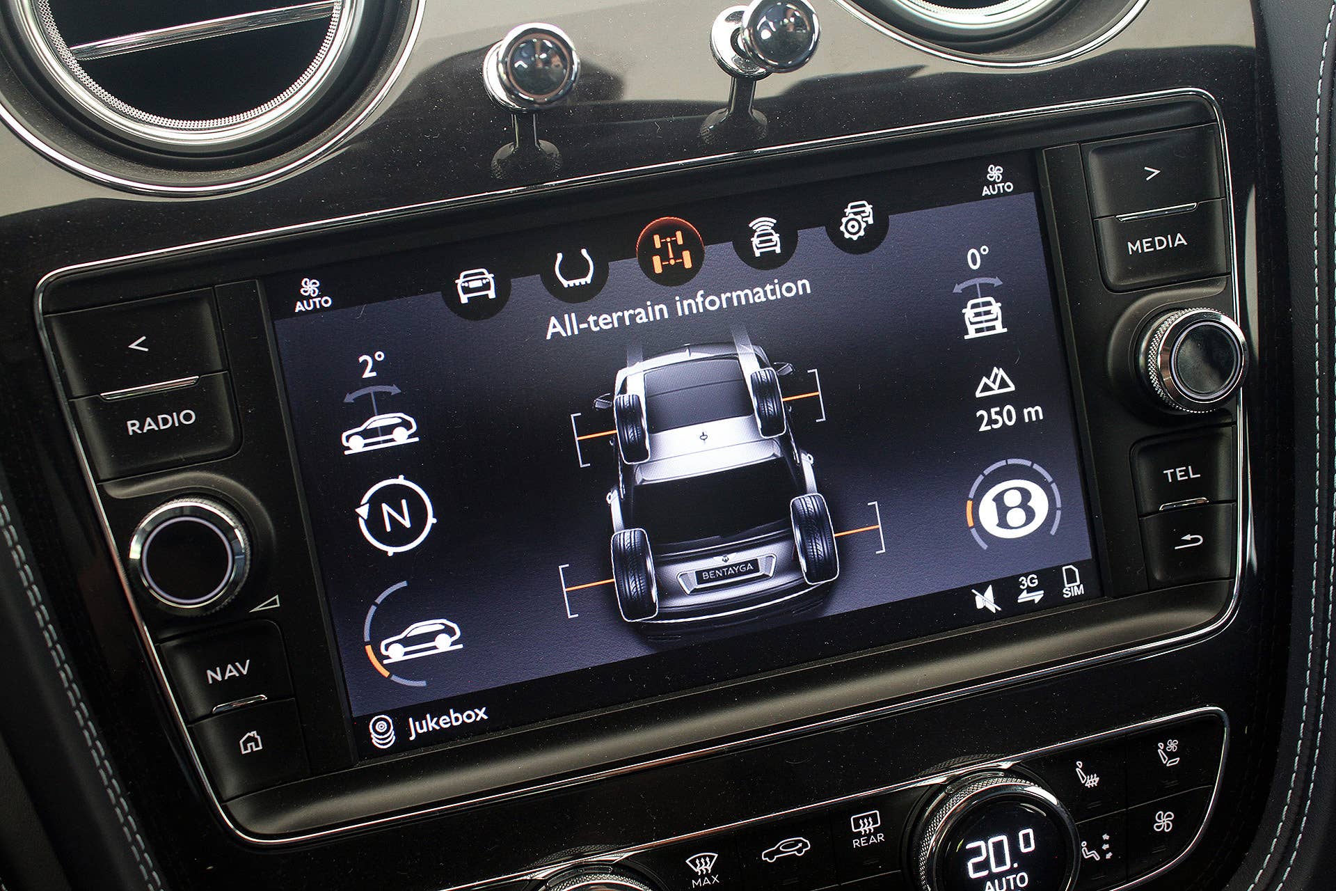 2016 Bentley Bentayga infotainment system