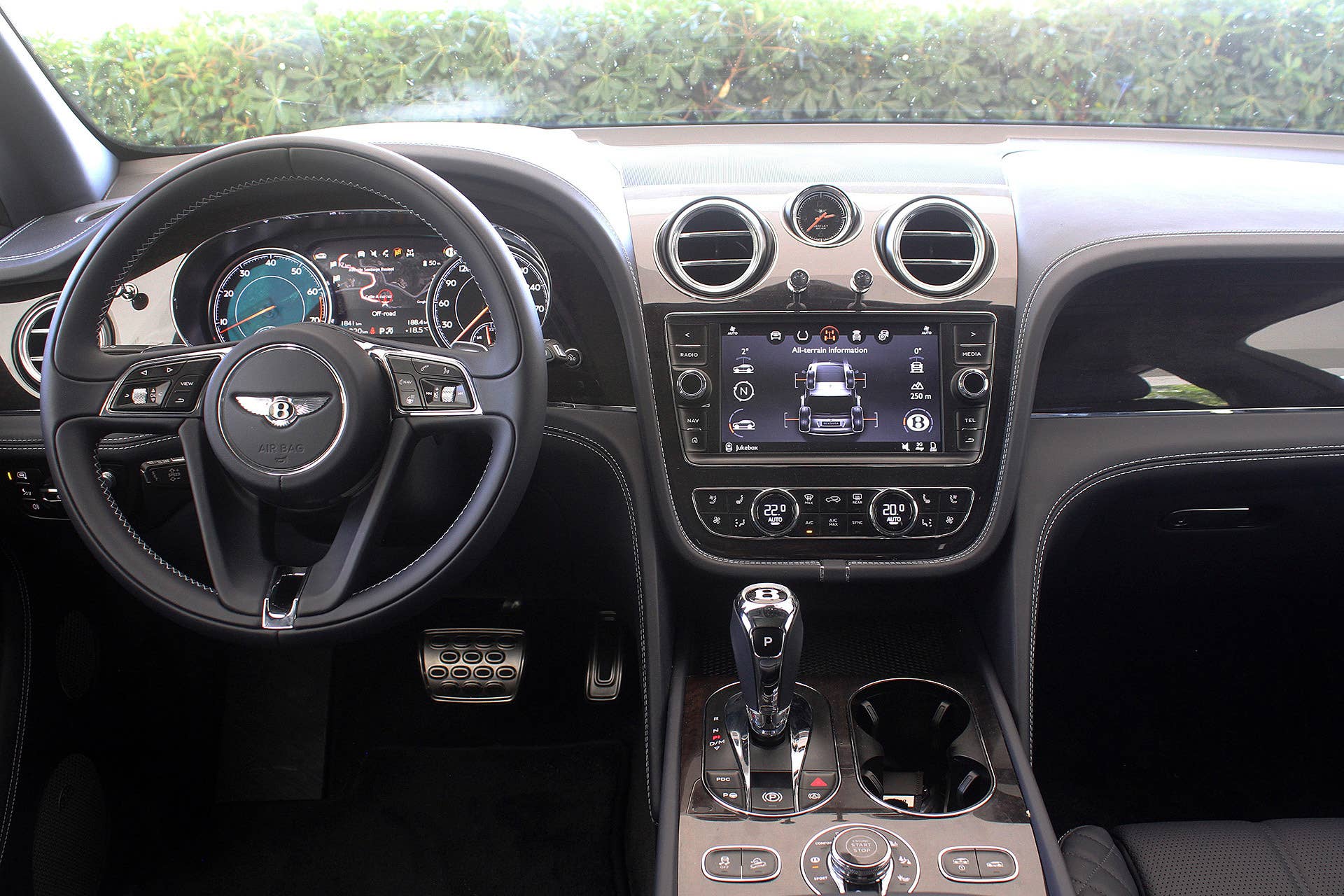 2016 Bentley Bentayga interior