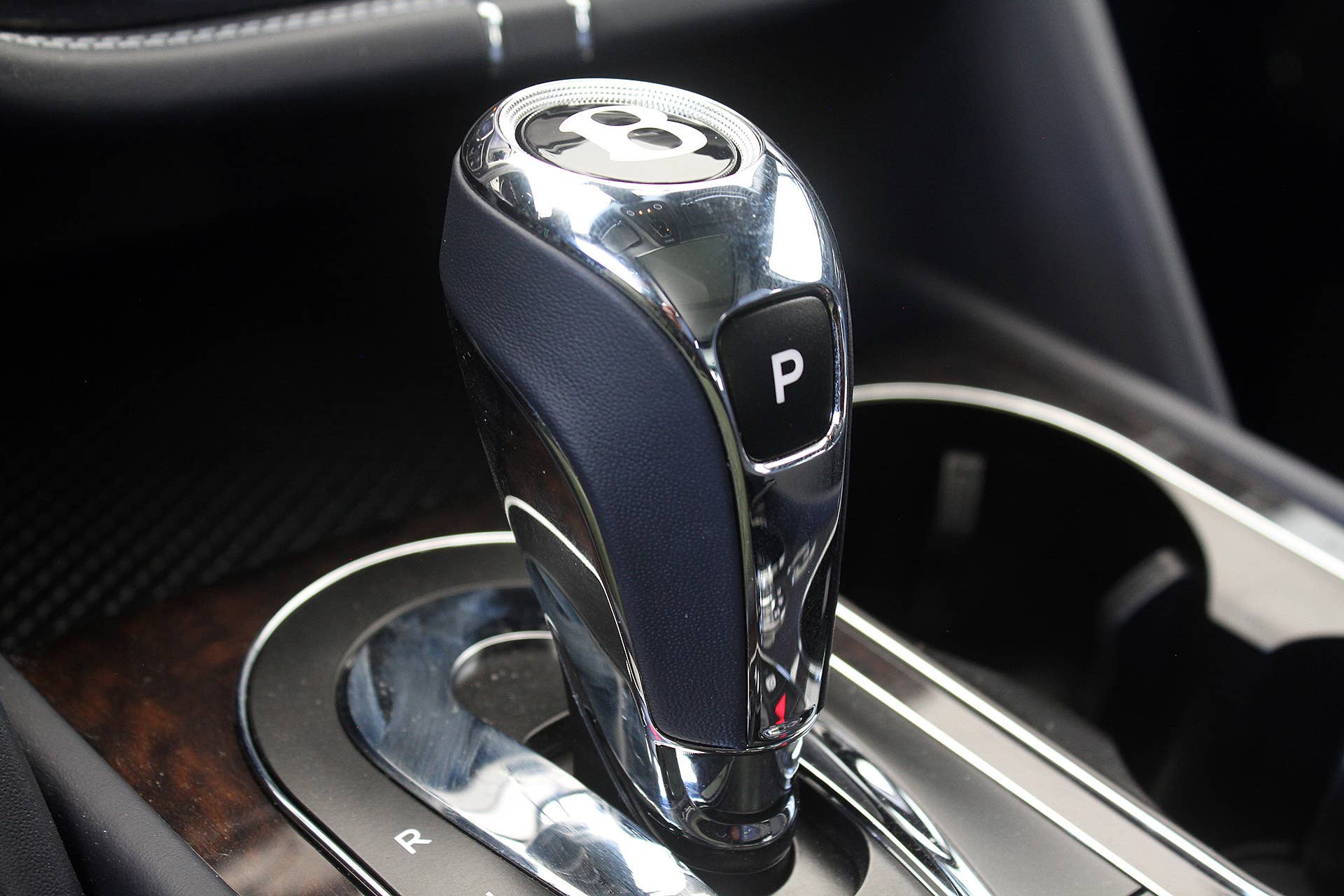 2016 Bentley Bentayga shifter