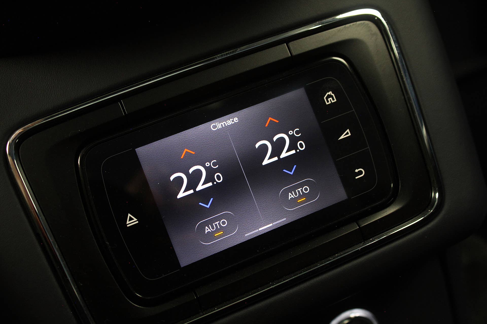 2016 Bentley Bentayga rear climate controls