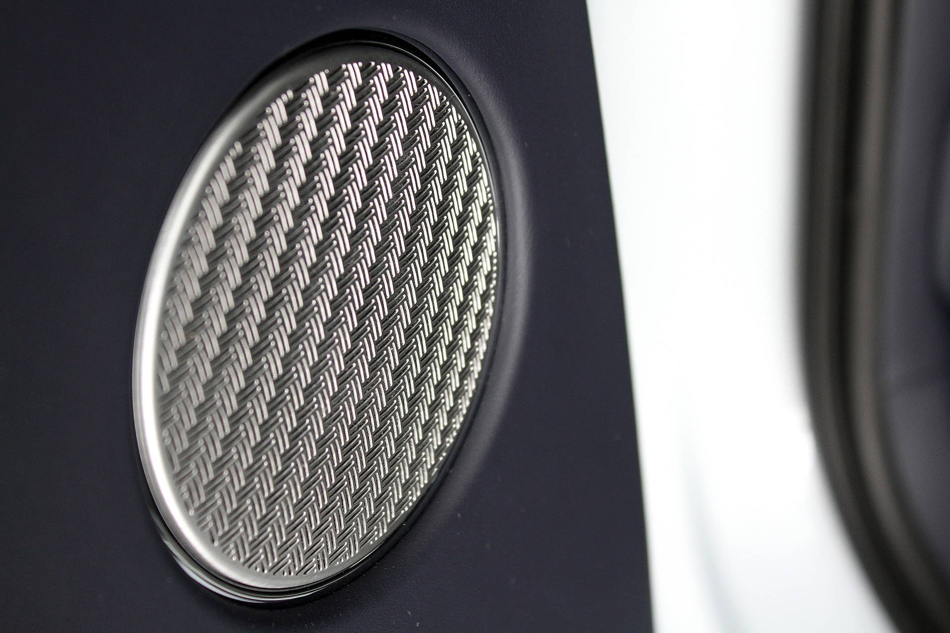 2016 Bentley Bentayga door speaker