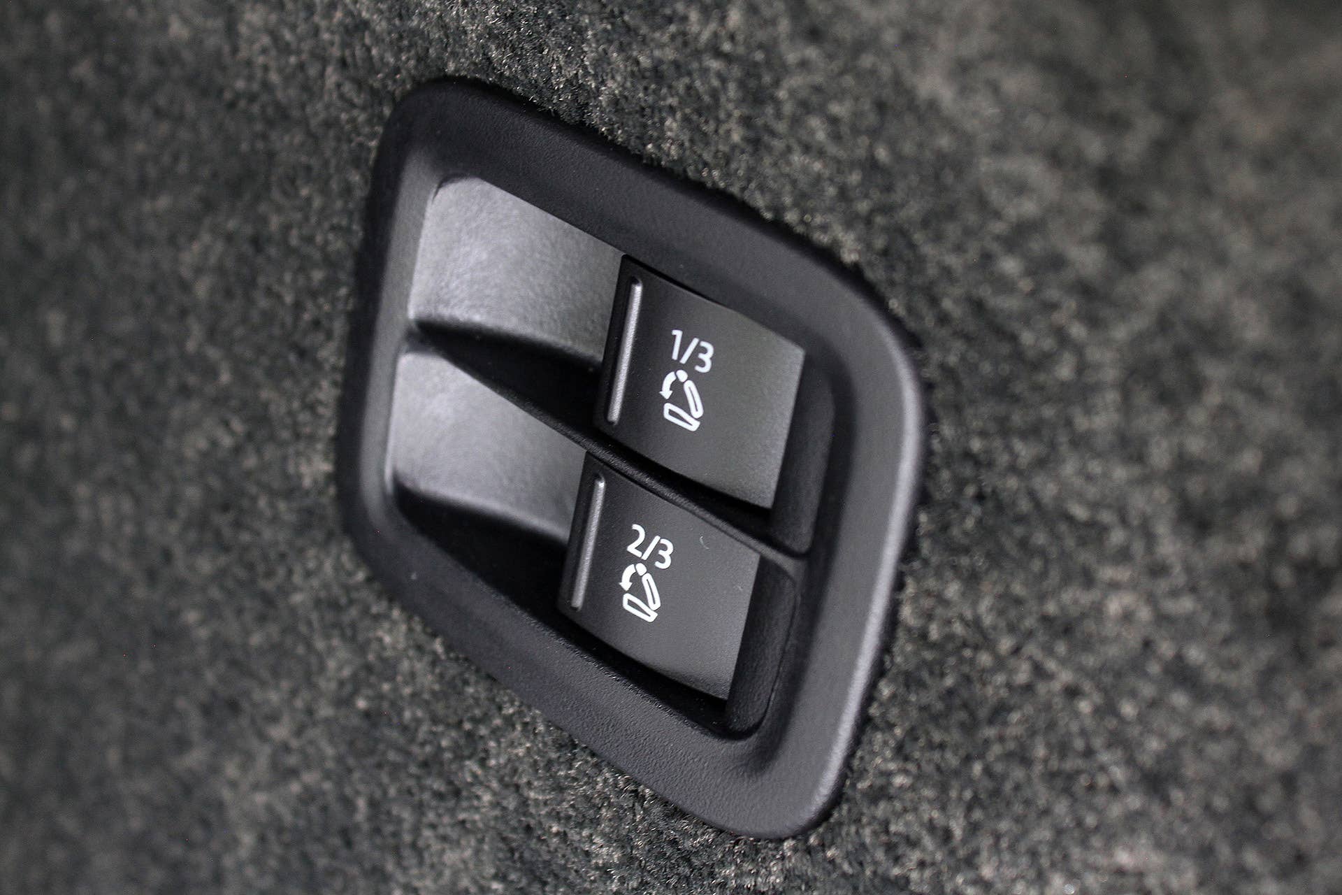2016 Bentley Bentayga automatic seat adjusters