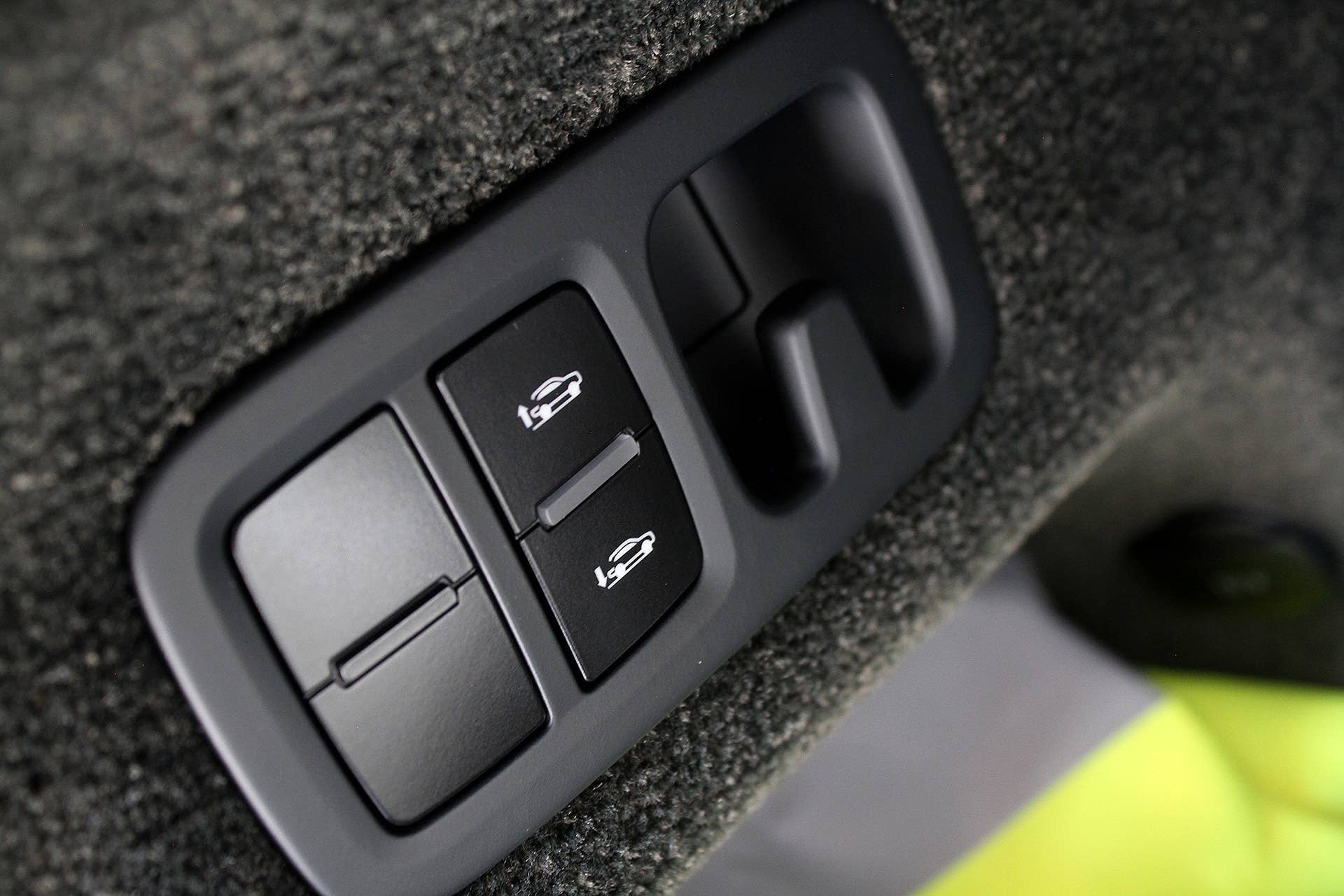 2016 Bentley Bentayga ride height controls