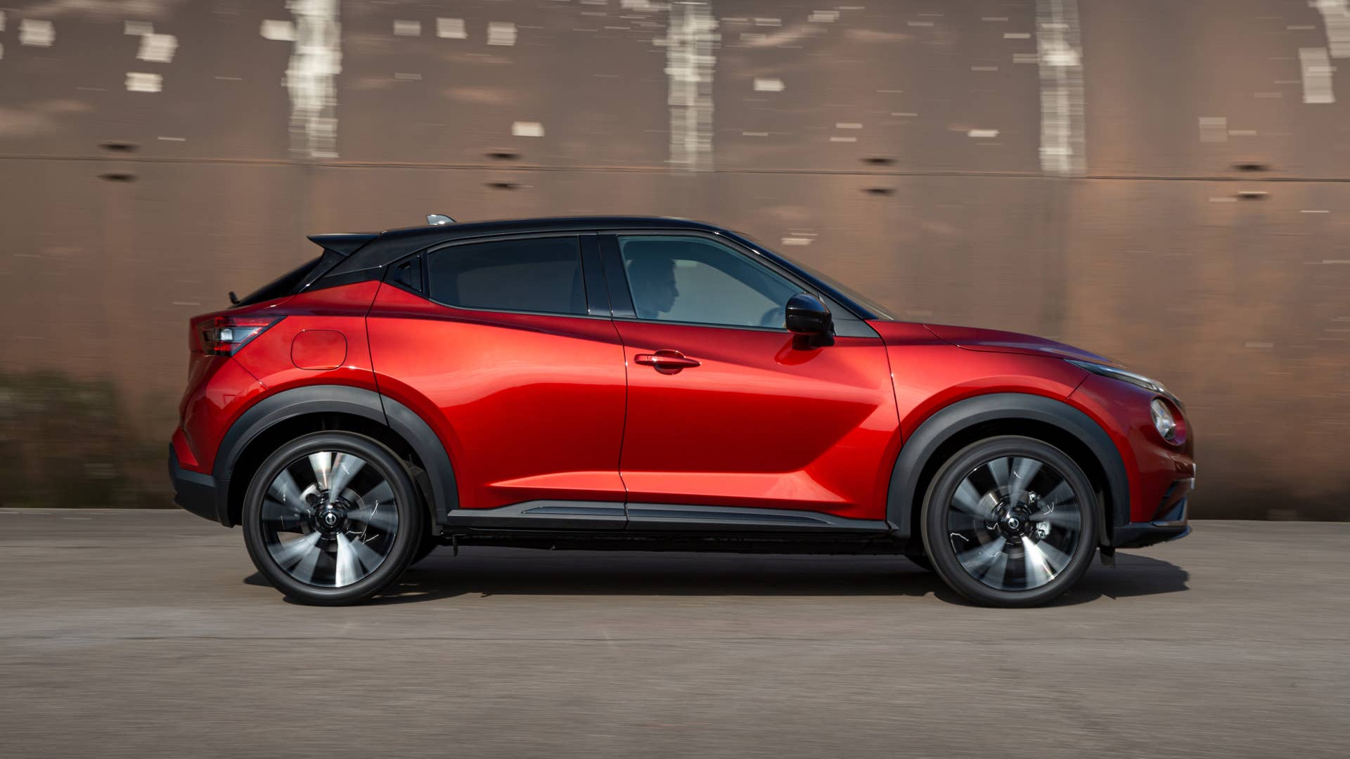 Nissan Juke in orange