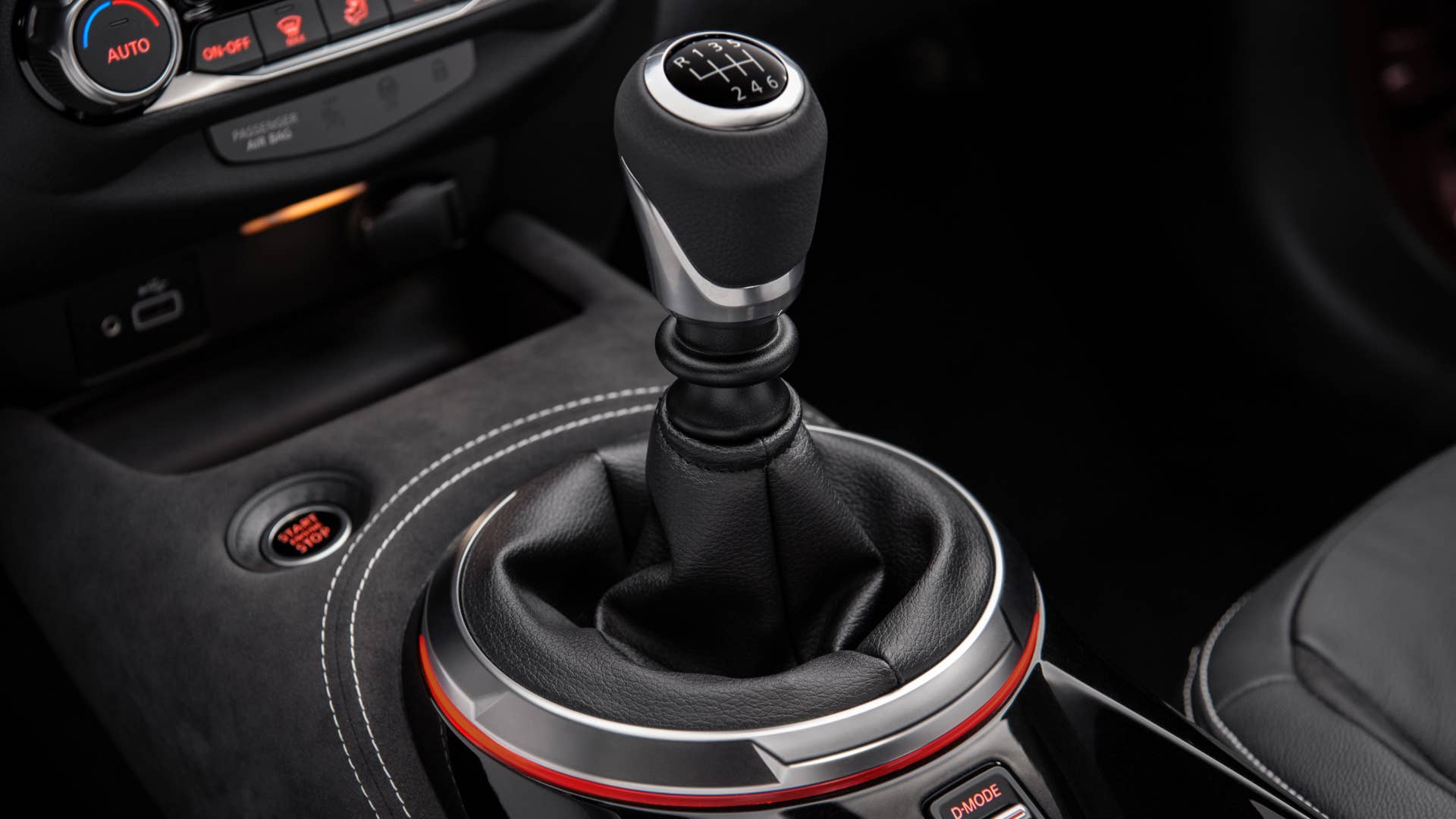 Nissan Juke interior