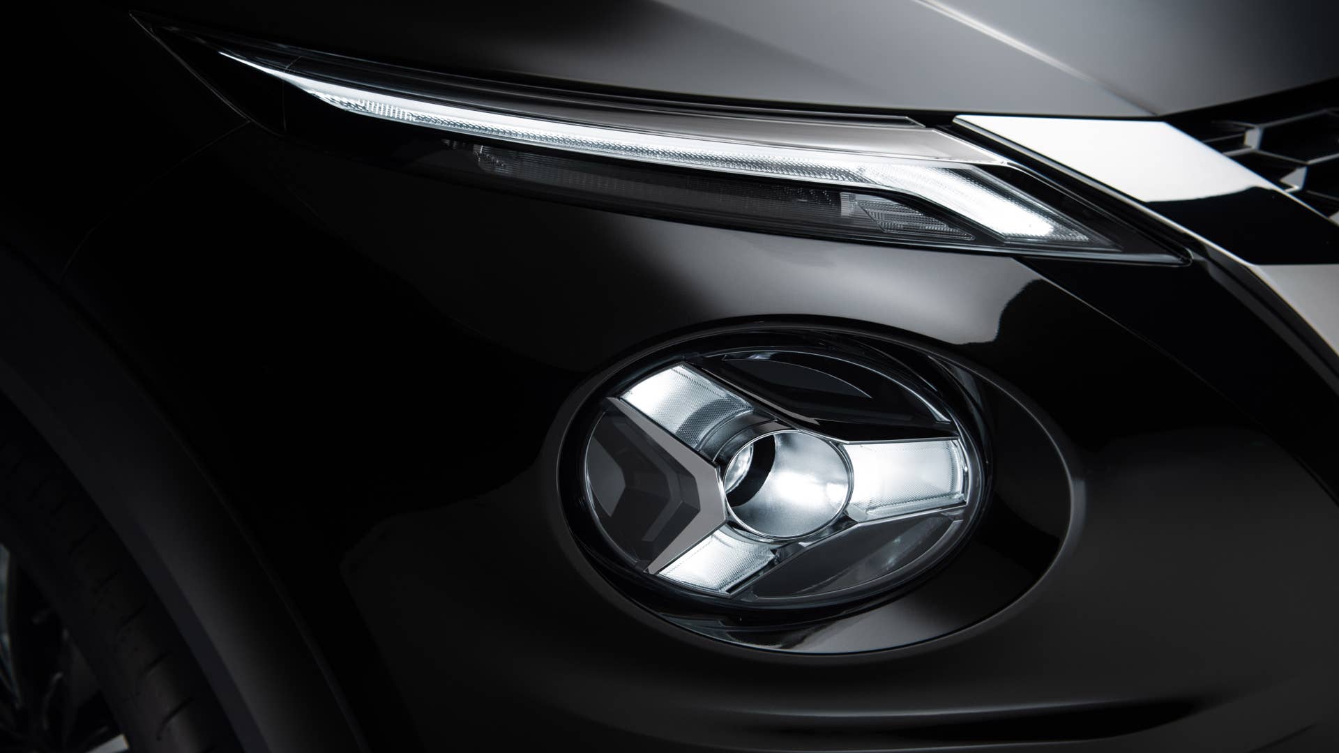 Nissan Juke in black