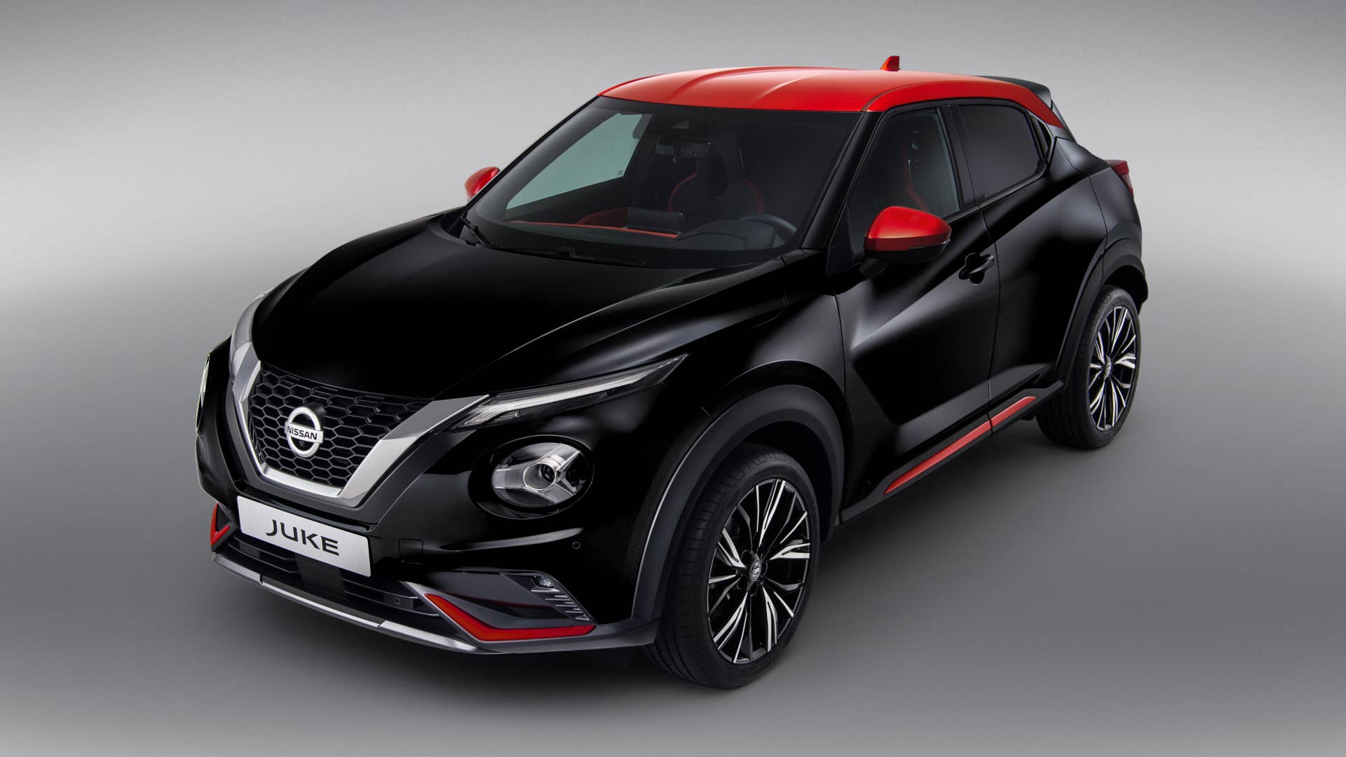 Nissan Juke in black