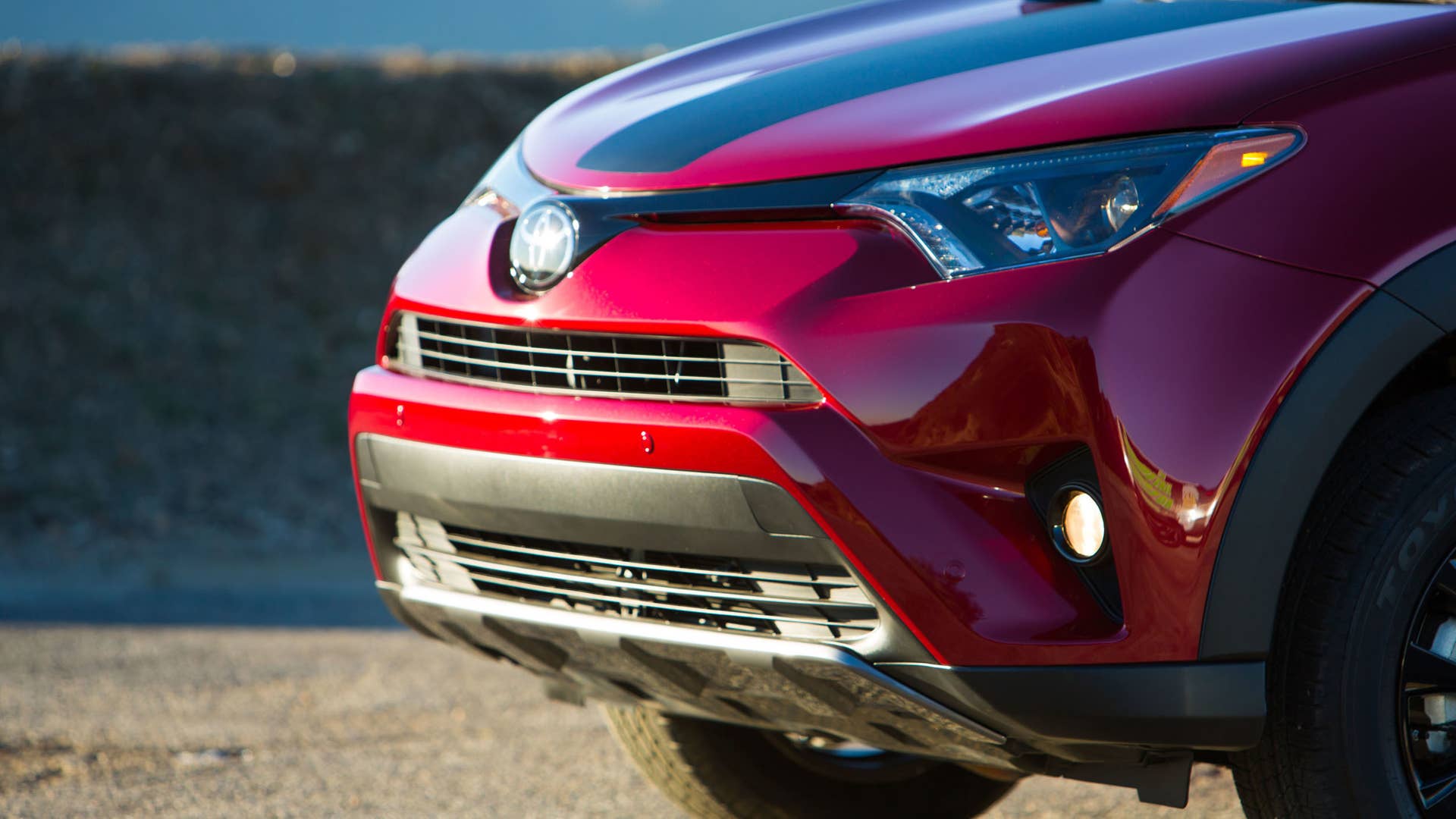 2018 Toyota RAV4 front fascia