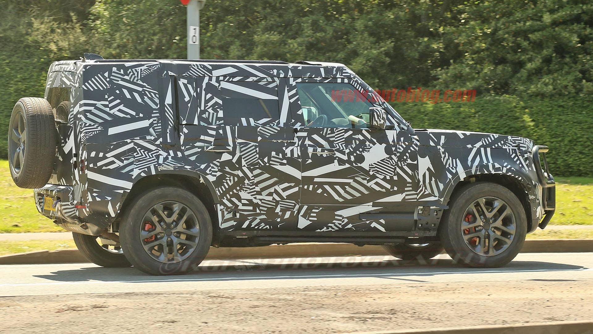 2020 Land Rover Defender Hybrid