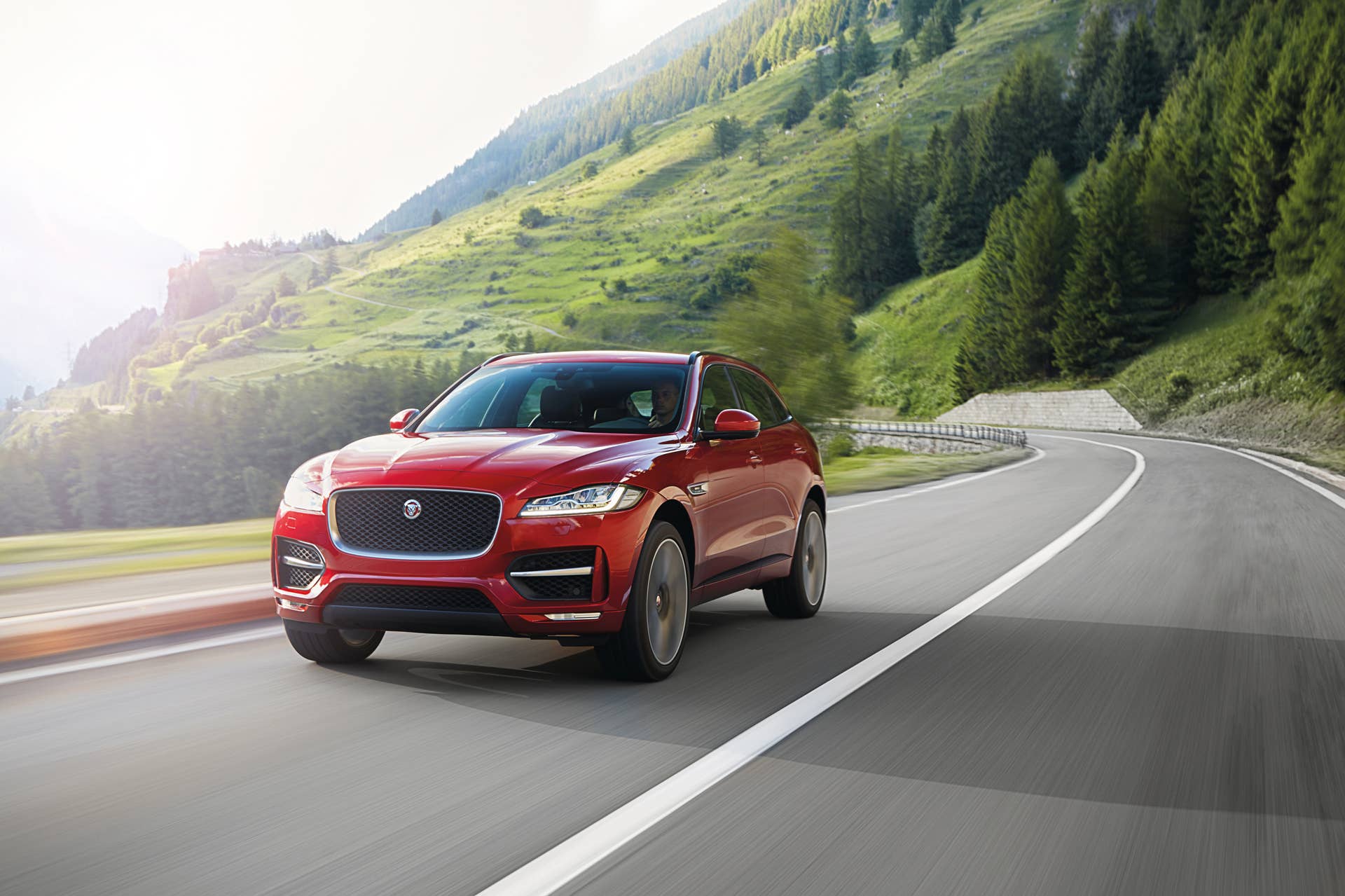 f-pace 2017 jaguar crossover front action