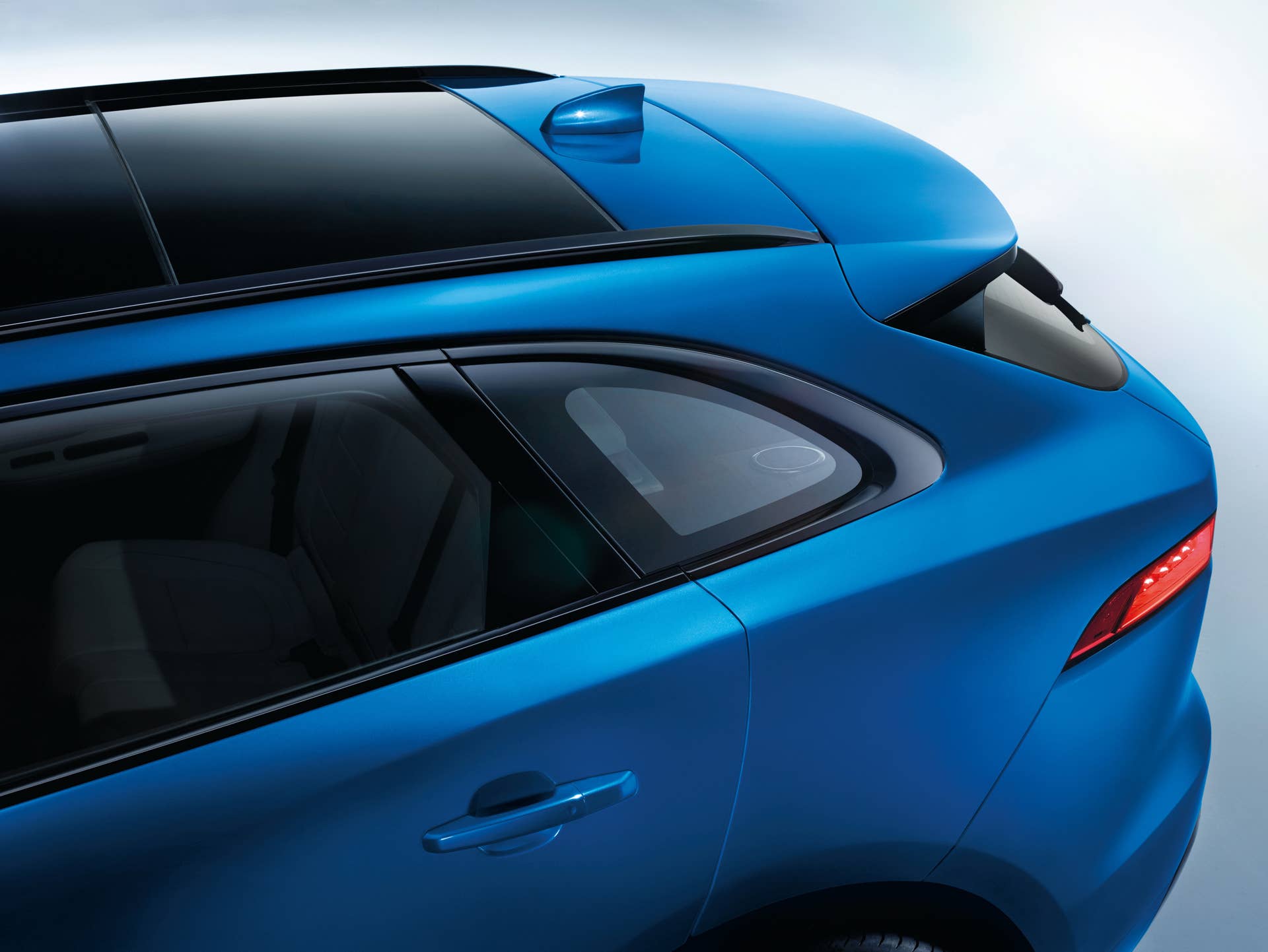 detail f-pace jaguar frankfurt spoiler sunroof