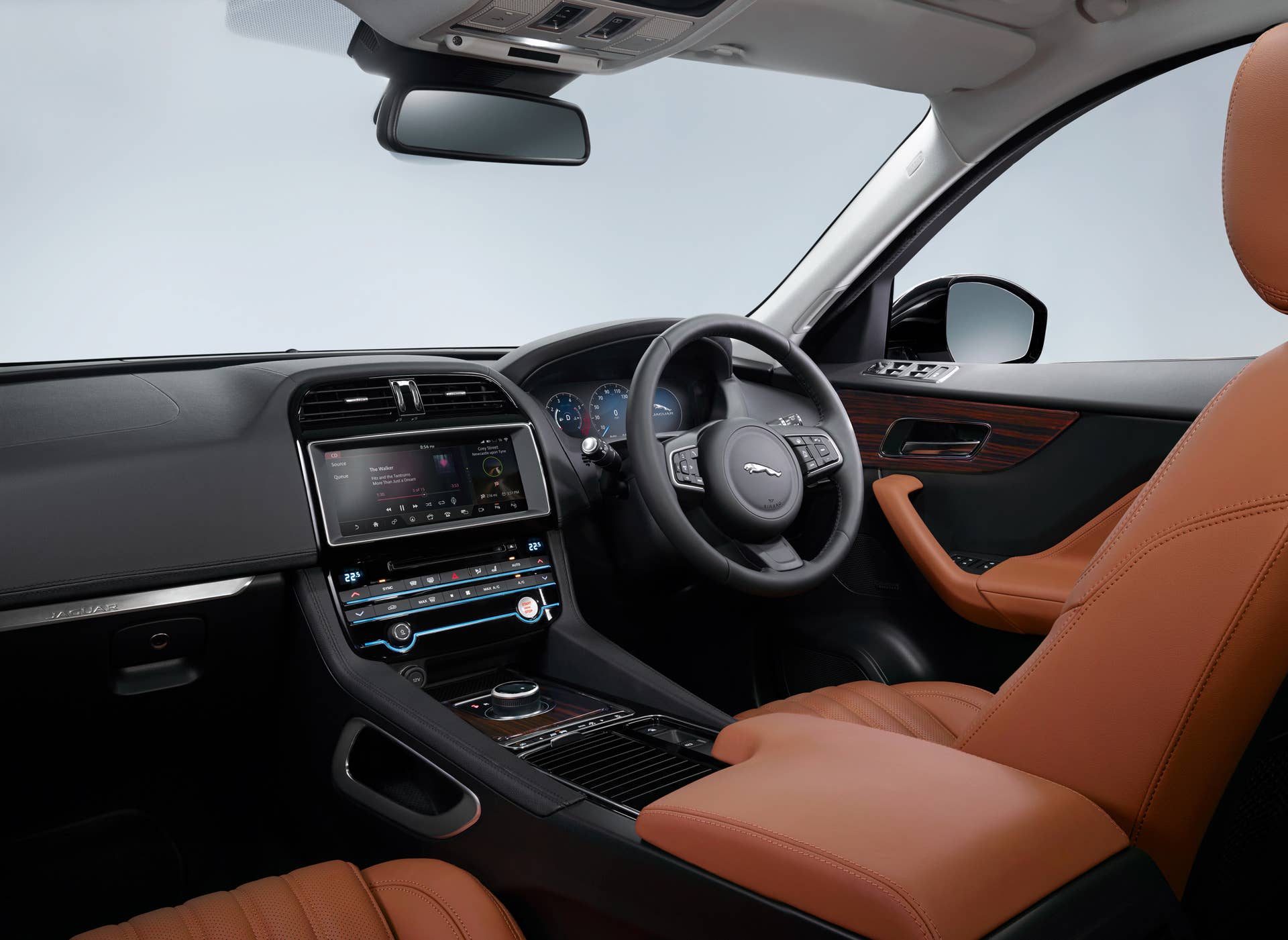 f-pace jaguar cabin interior 2017 frankfurt
