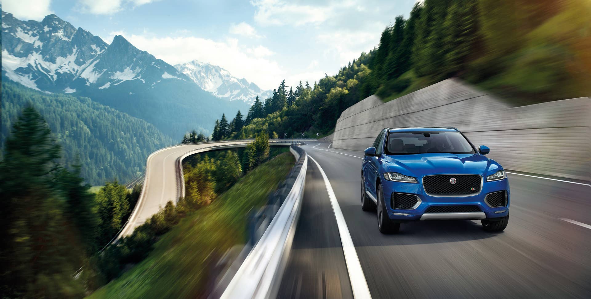 f-pace twisty road jaguar frankfurt cuv