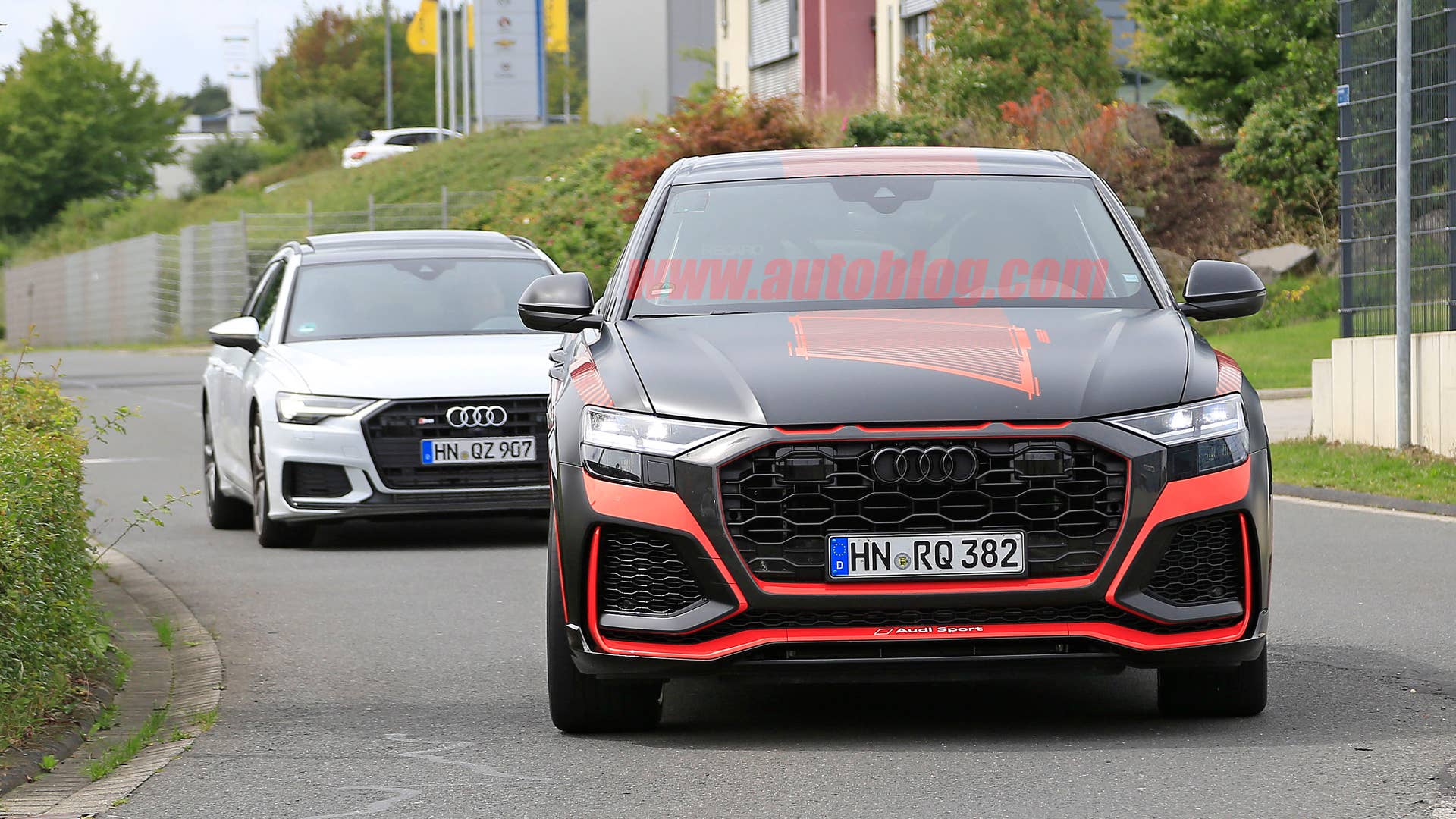 Audi RS Q8 with almost no camouflage