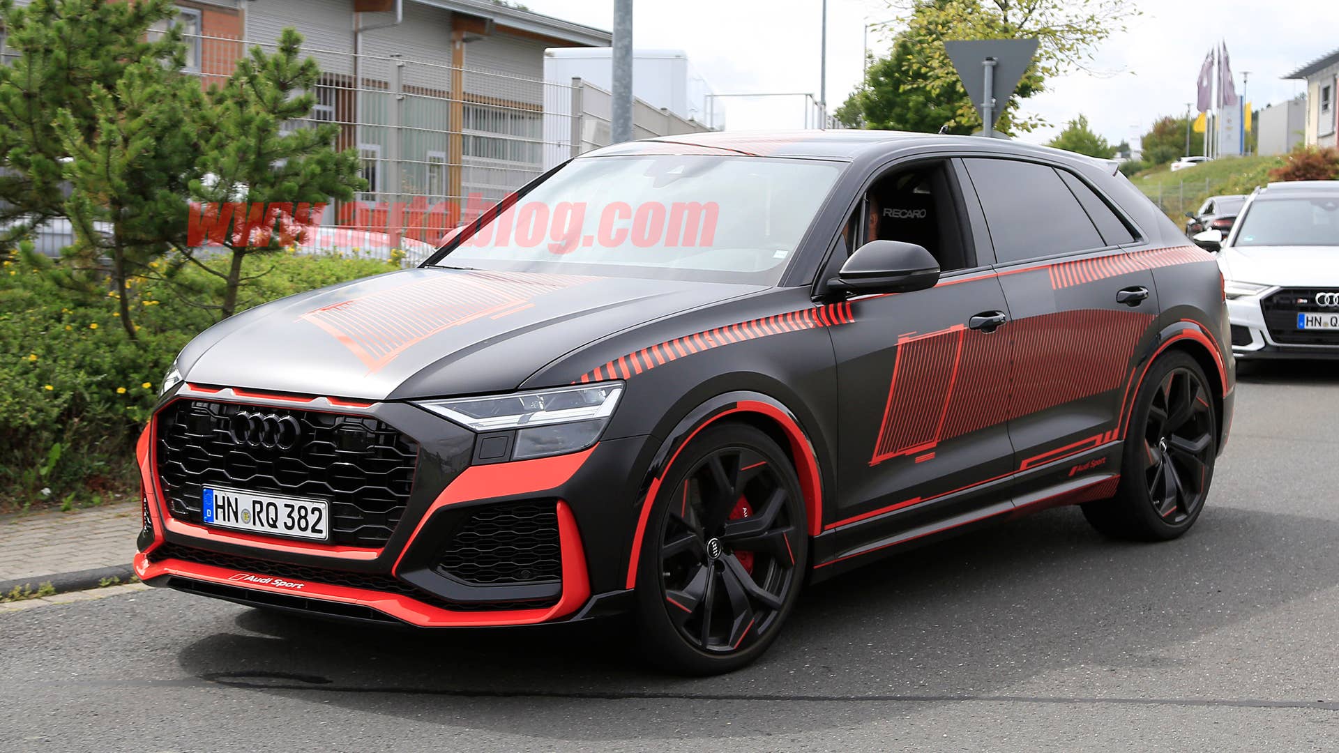 Audi RS Q8 with almost no camouflage