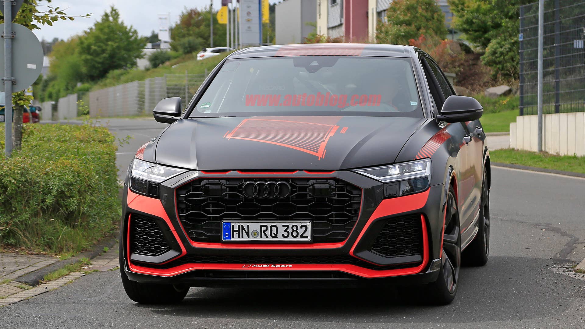 Audi RS Q8 with almost no camouflage