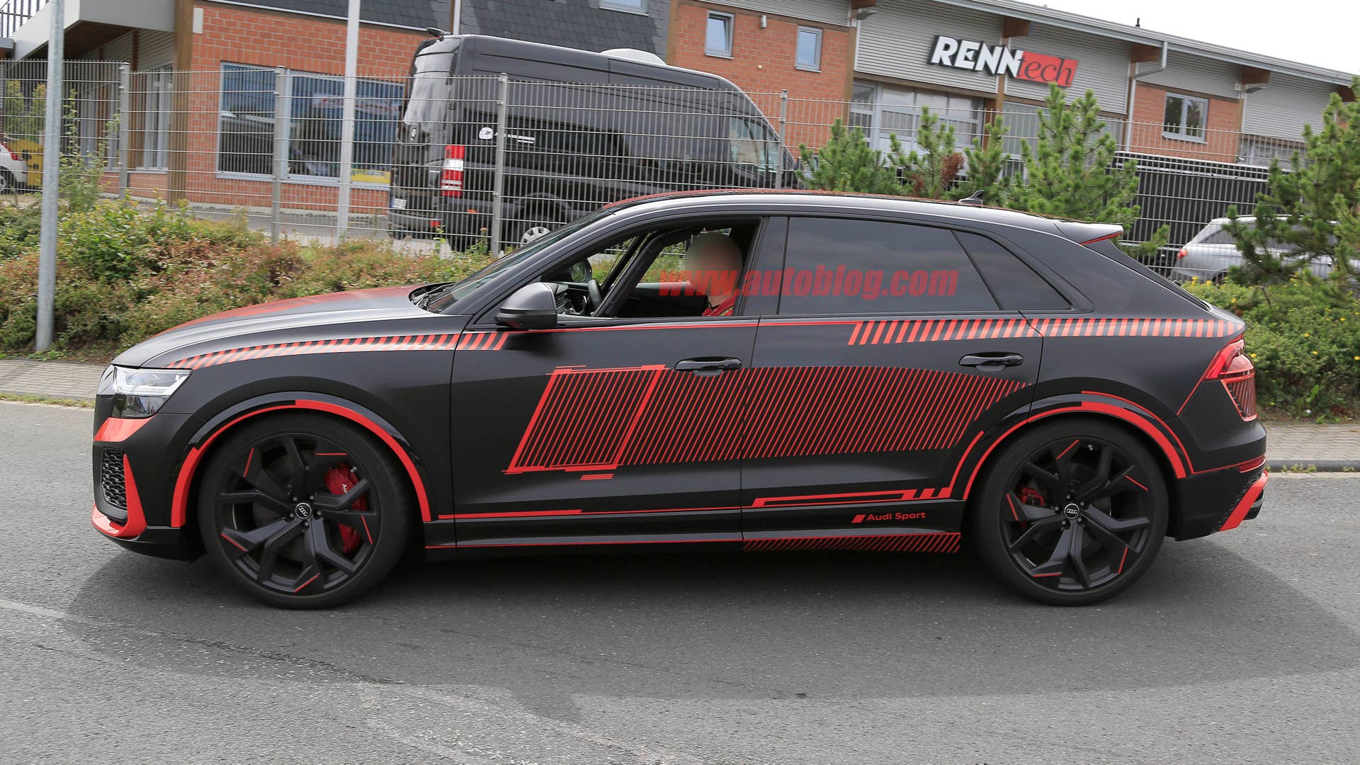 Audi RS Q8 with almost no camouflage